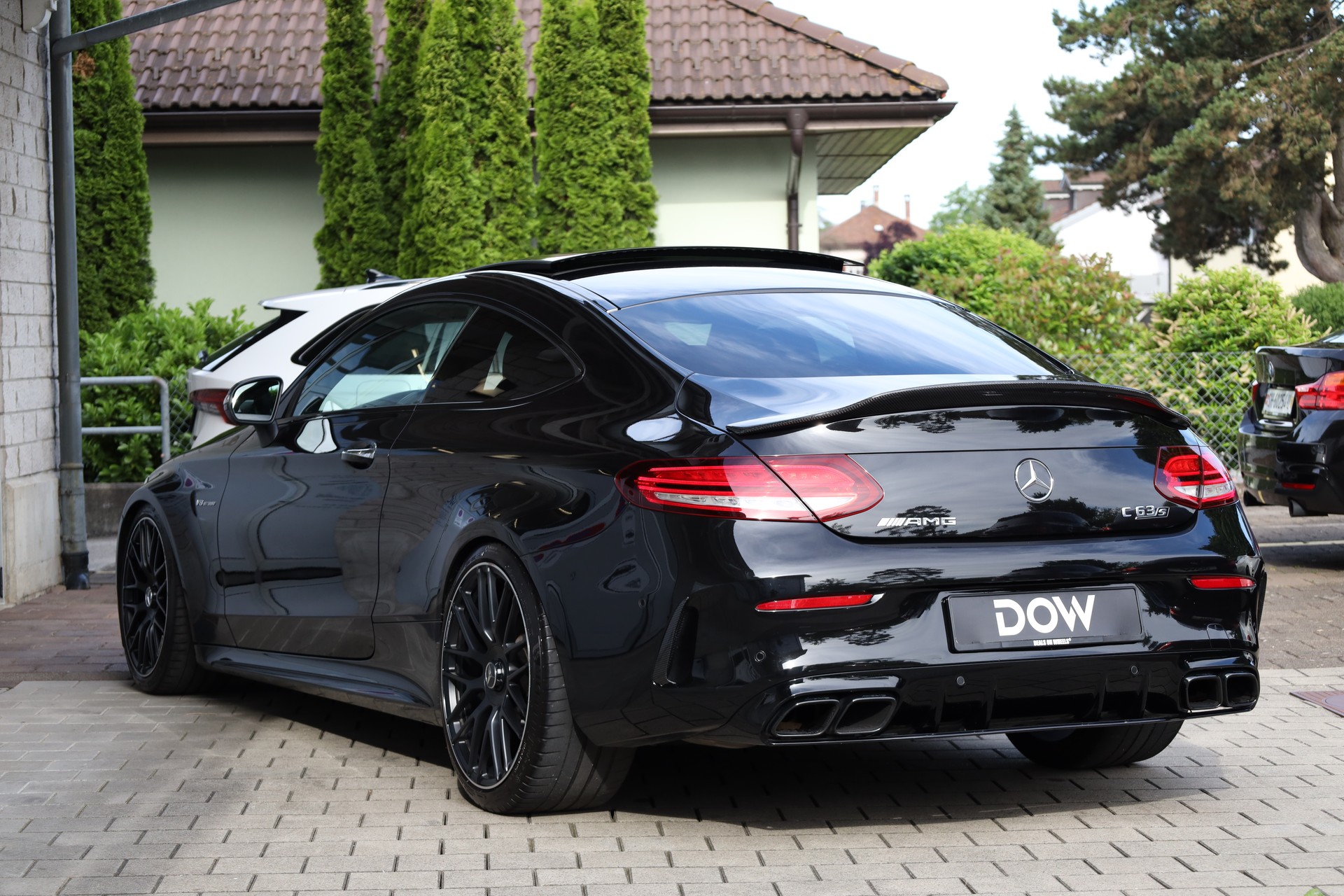MERCEDES-BENZ C 63 S AMG 9G-tronic-showroom-element-3
