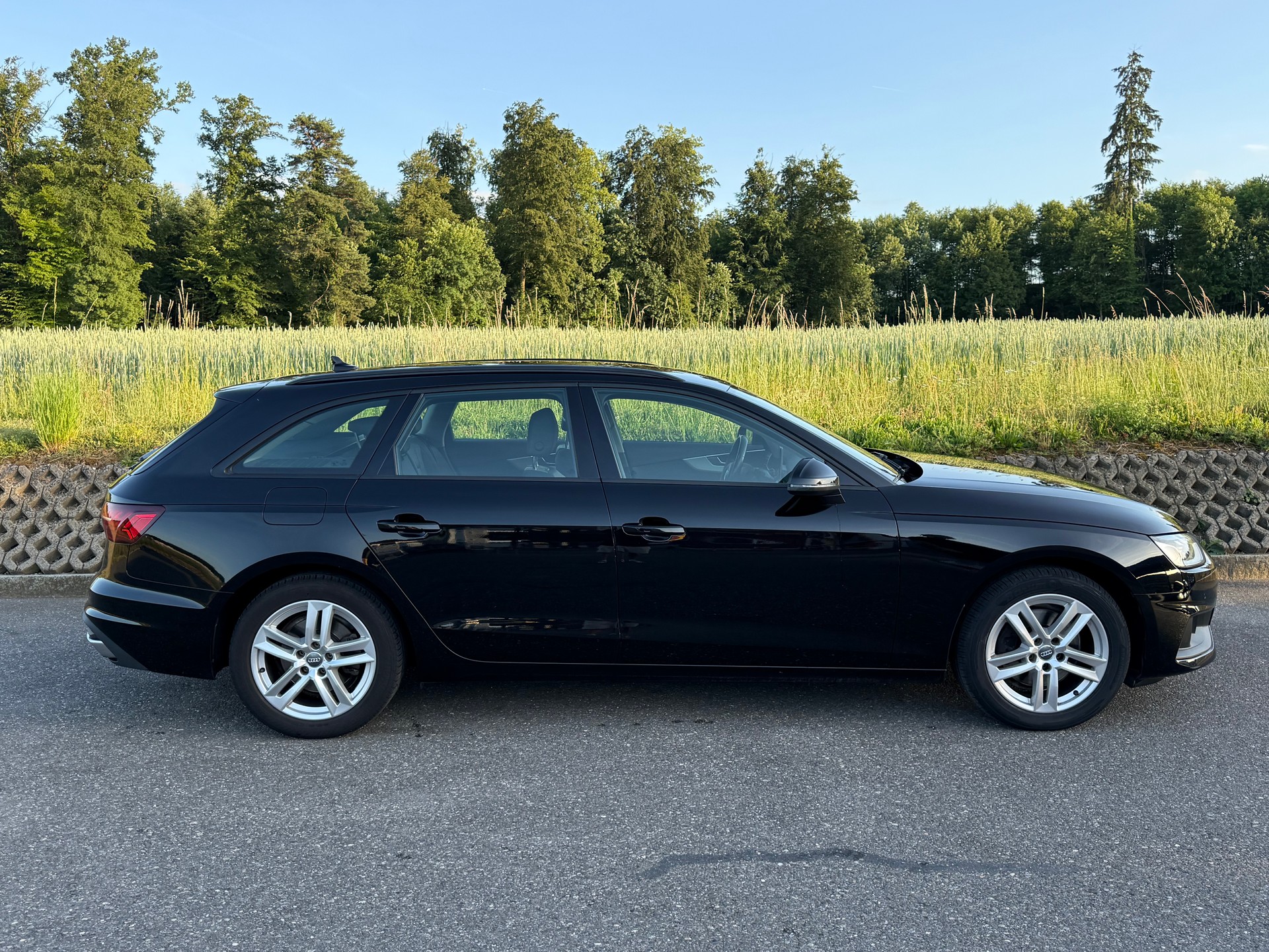 AUDI 2.0 35 TDI Advanced S-Tronic-image-2