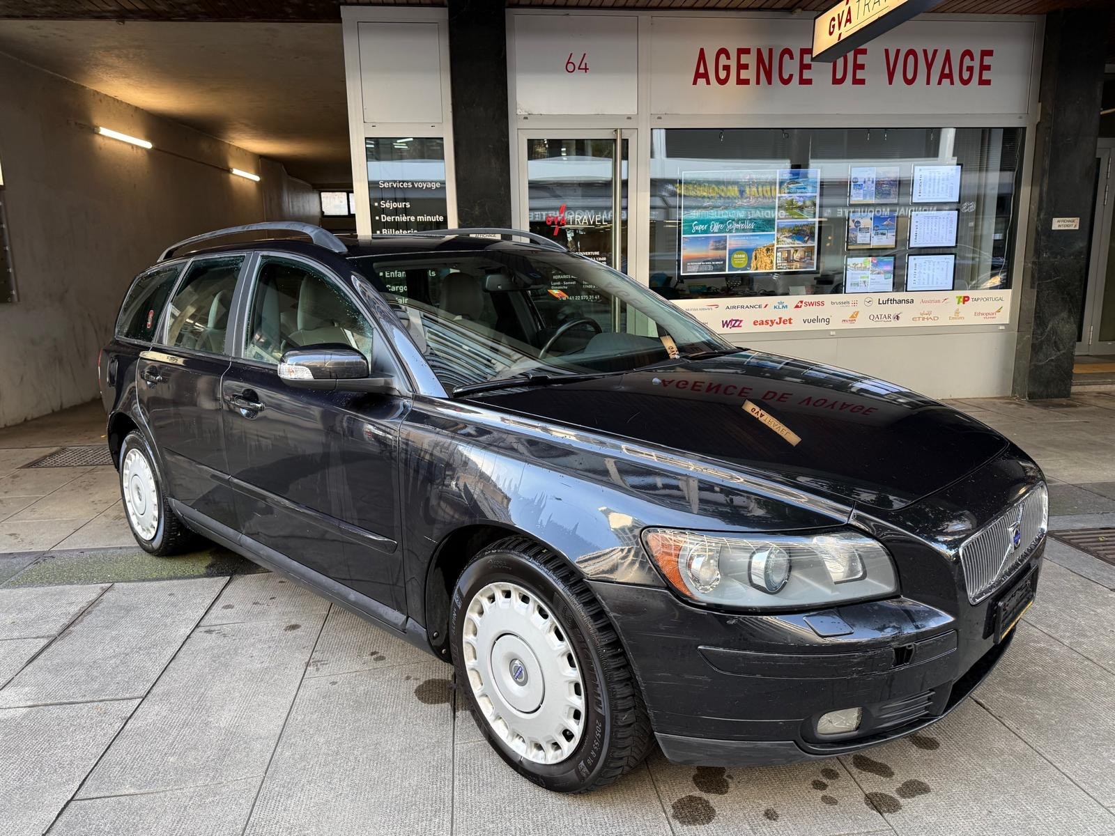 VOLVO V50 2.0D Momentum-image-2