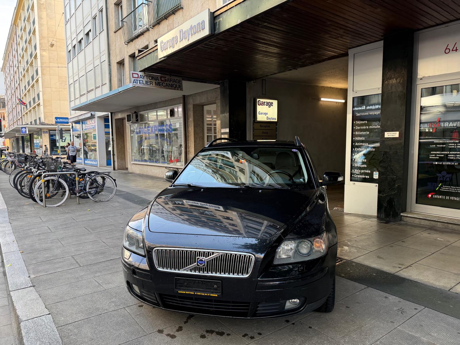 VOLVO V50 2.0D Momentum-image-0