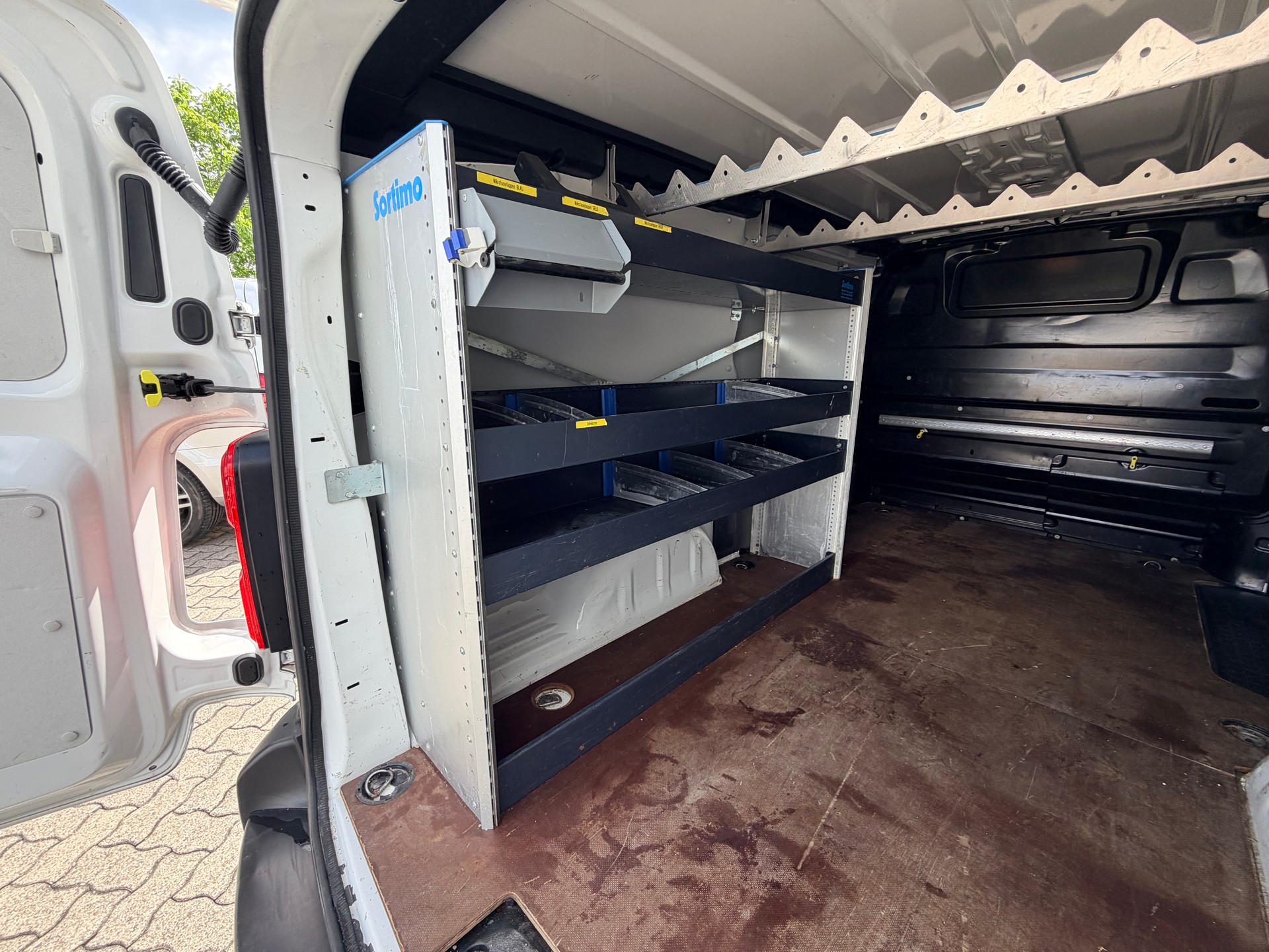TOYOTA Proace 2.0D Panel Van Long Active-image-11
