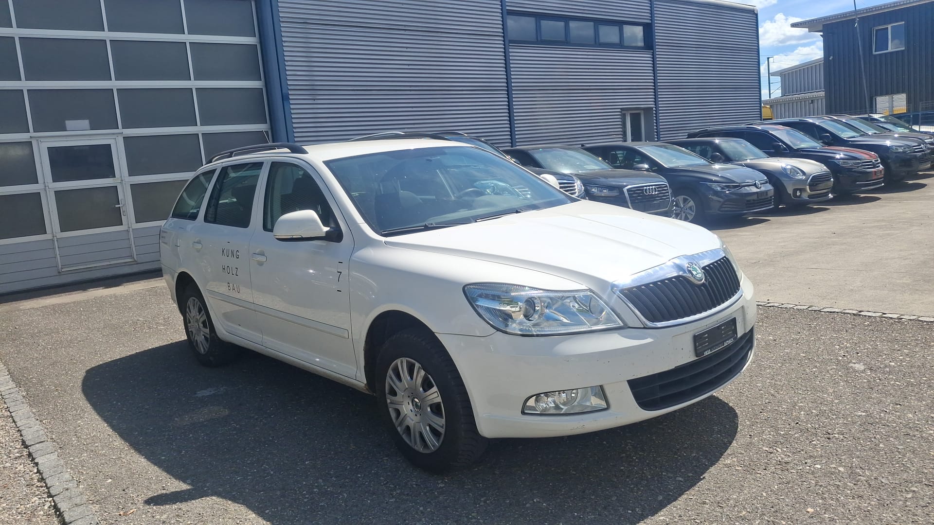 SKODA Octavia Combi 1.6 TDI Ambition 4x4-image-1