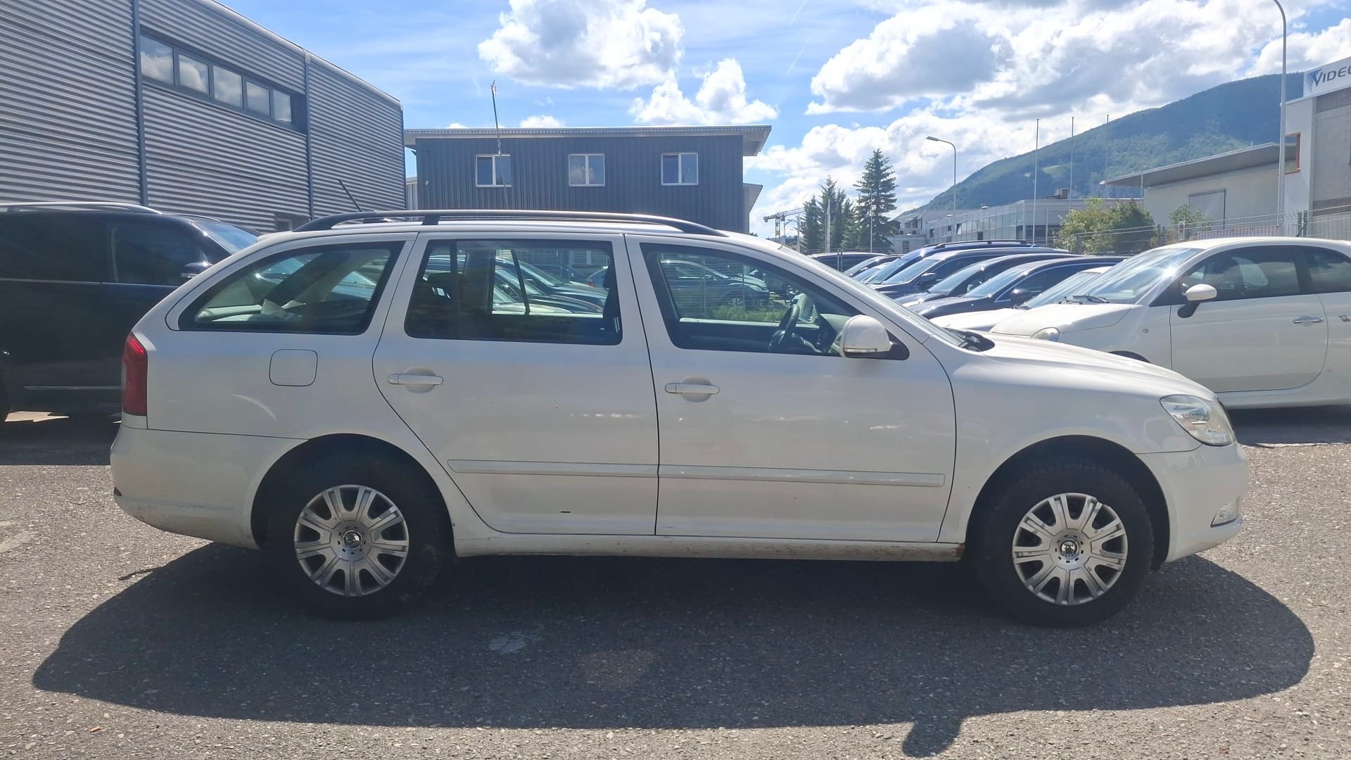 SKODA Octavia Combi 1.6 TDI Ambition 4x4-image-4