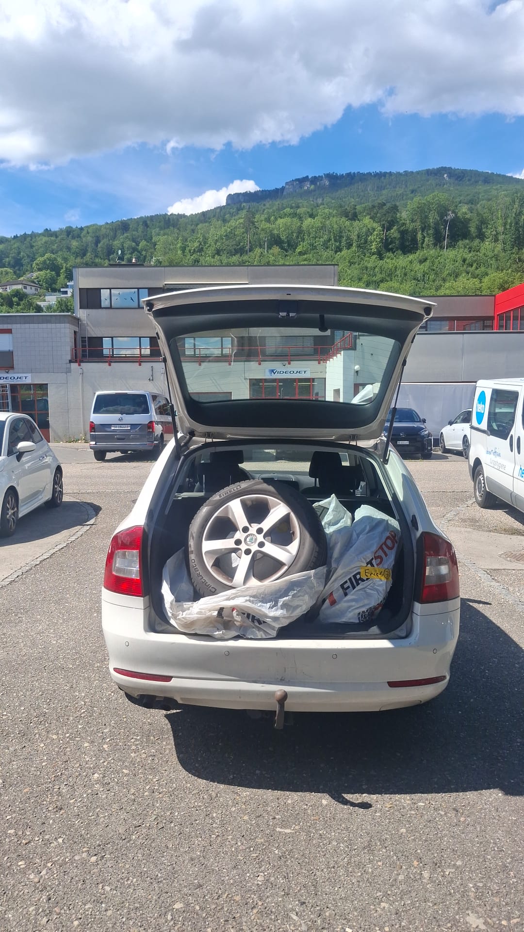 SKODA Octavia Combi 1.6 TDI Ambition 4x4-image-2