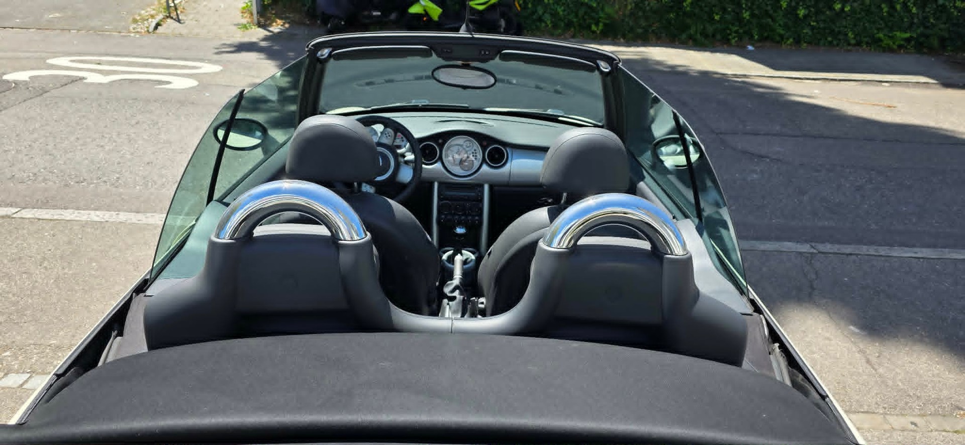 MINI Cooper Cabriolet-image-9
