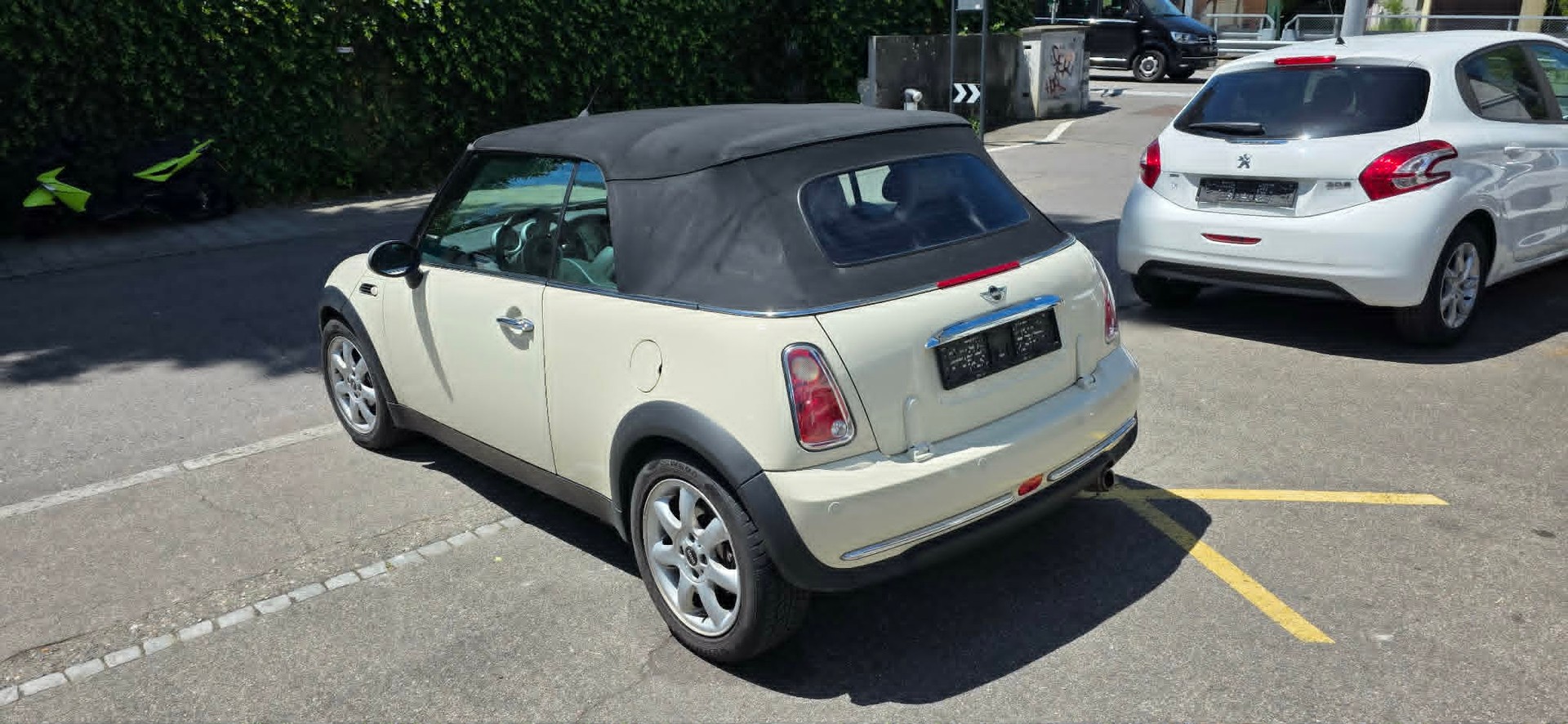 MINI Cooper Cabriolet-image-3