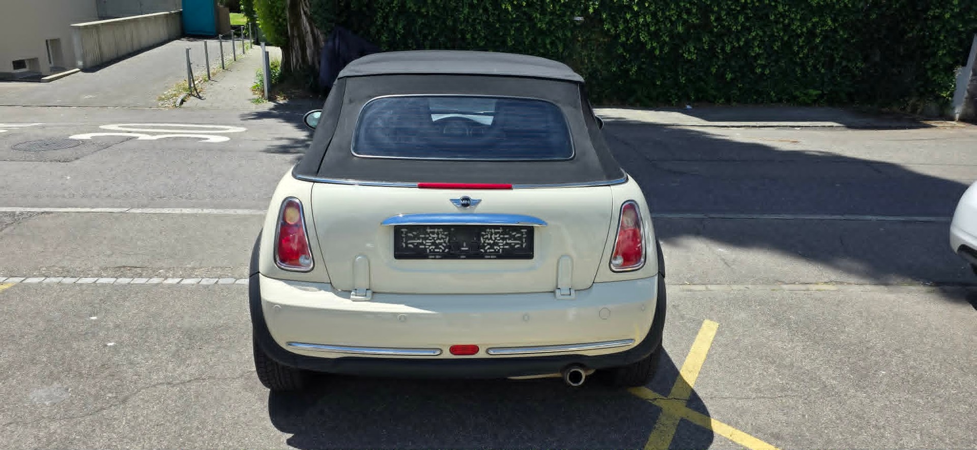MINI Cooper Cabriolet-image-4