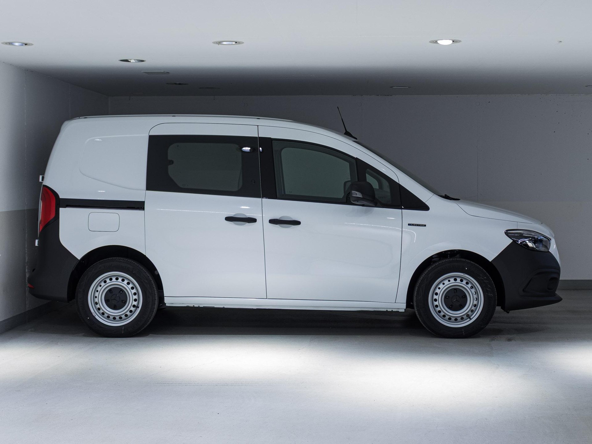 MERCEDES-BENZ eCitan Kasten BASE Standard-image-1
