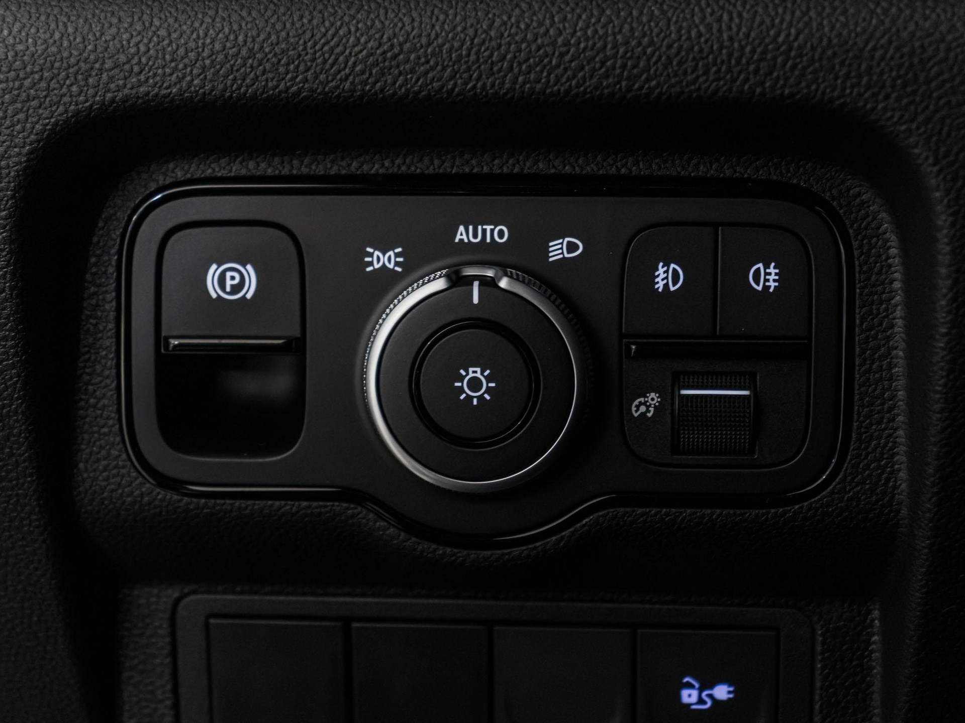MERCEDES-BENZ eCitan Kasten BASE Standard-image-10