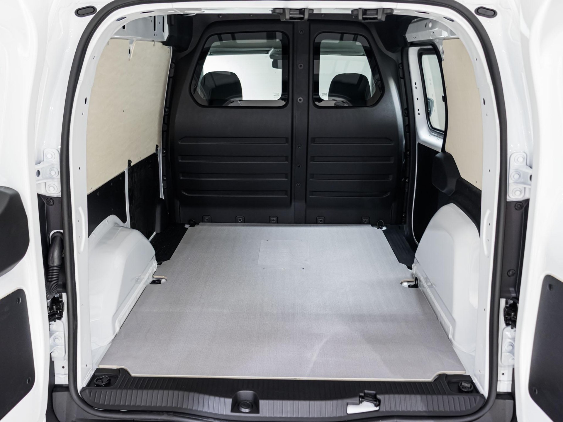 MERCEDES-BENZ eCitan Kasten BASE Standard-image-12