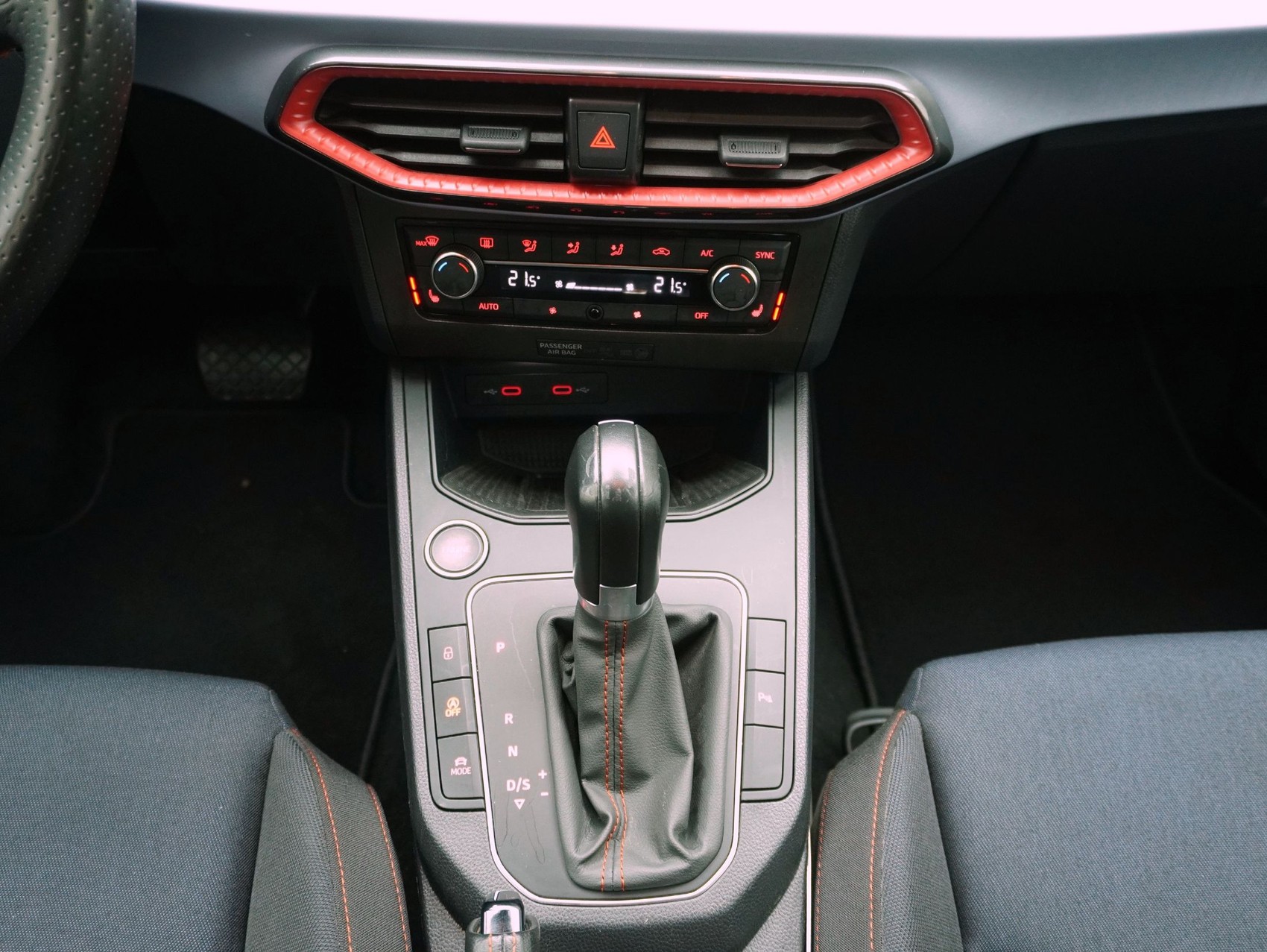 SEAT Ibiza 1.5 TSI DSG FR-image-14