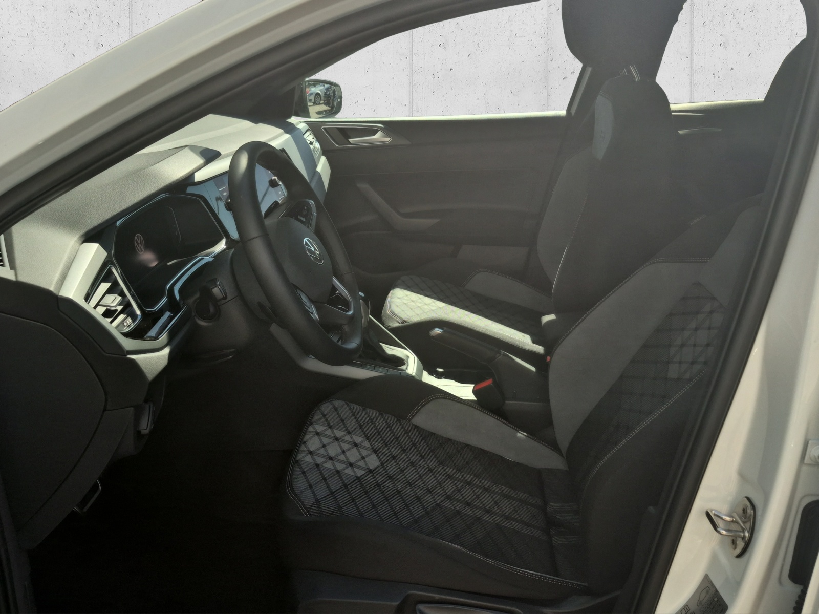 VW Polo 1.0 TSI R-Line United DSG-image-8