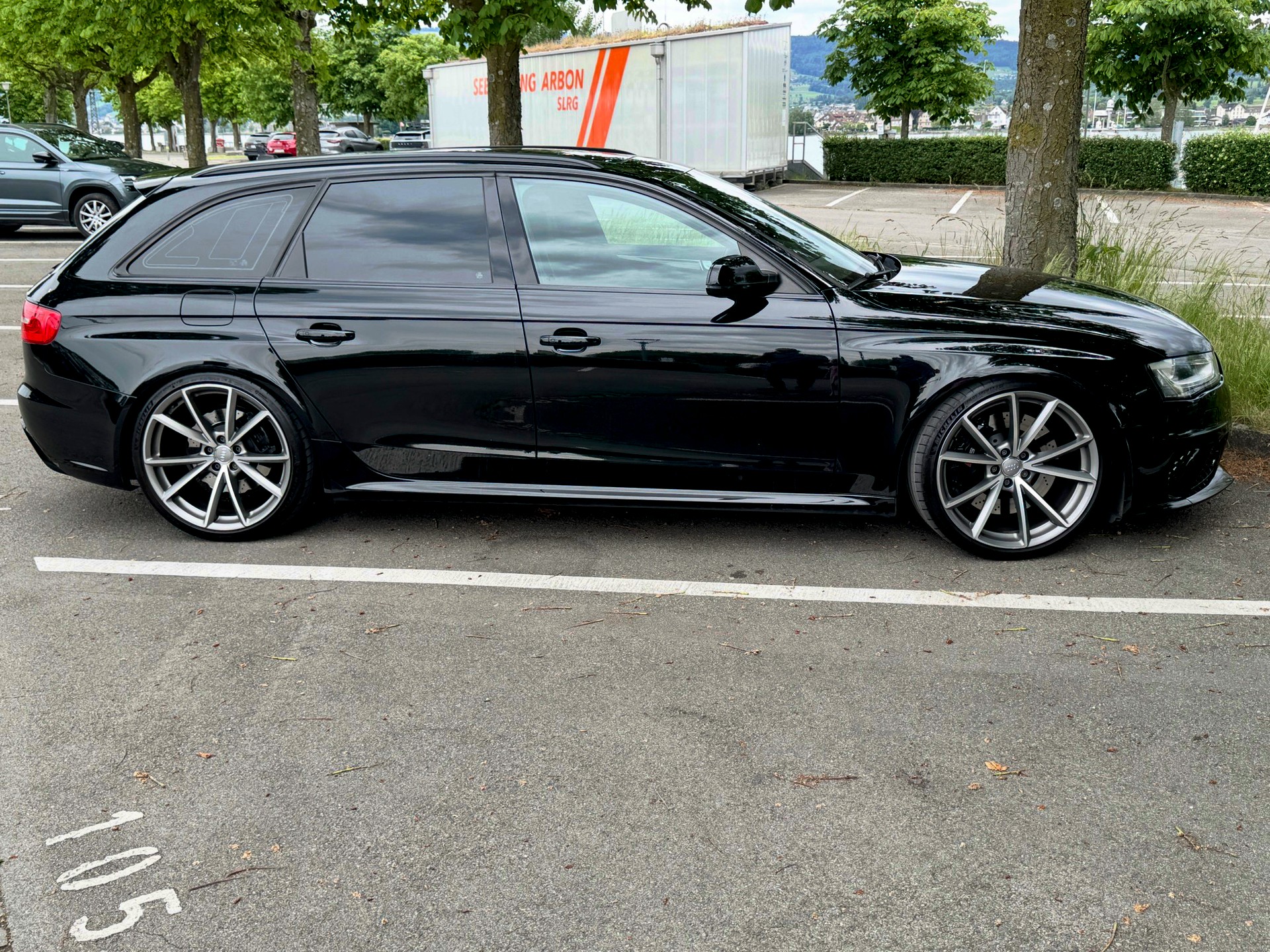 AUDI 4.2 V8 FSI quattro S-Tronic-image-2