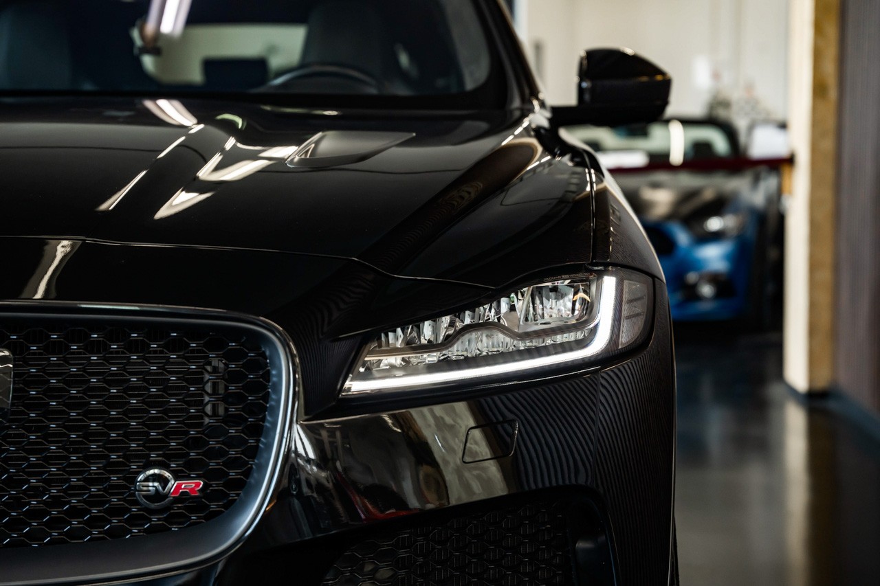 JAGUAR F-Pace 5.0 V8 SVR AWD Automatik-image-7