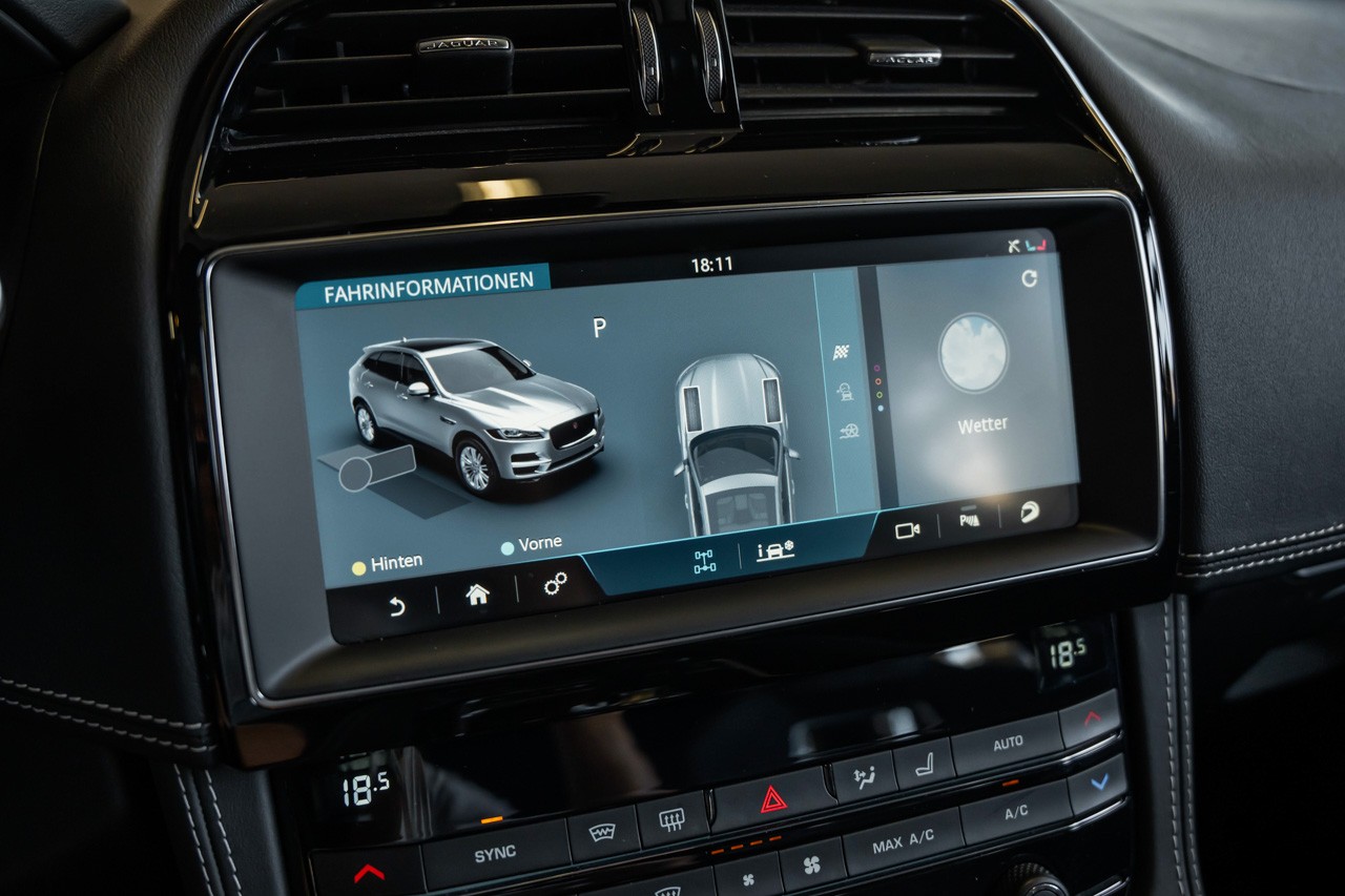 JAGUAR F-Pace 5.0 V8 SVR AWD Automatik-image-24
