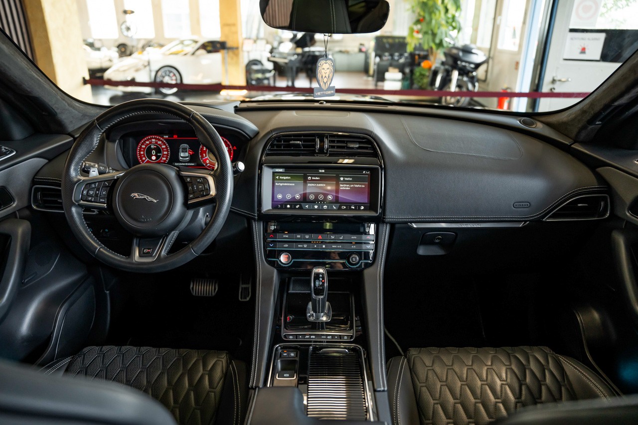 JAGUAR F-Pace 5.0 V8 SVR AWD Automatik-image-11