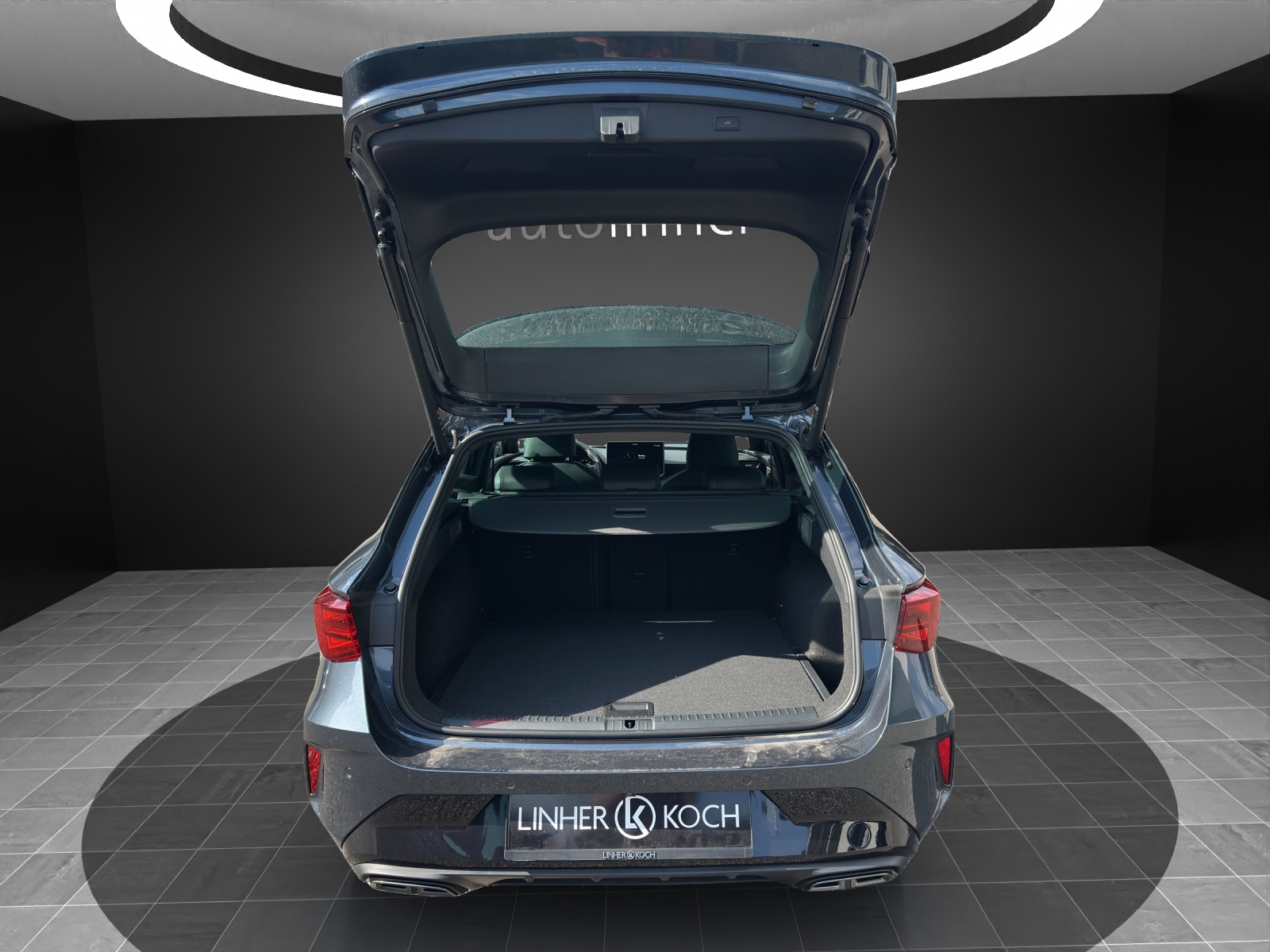SEAT Leon ST 1.5 eTSI mHEV DSG Style-image-12