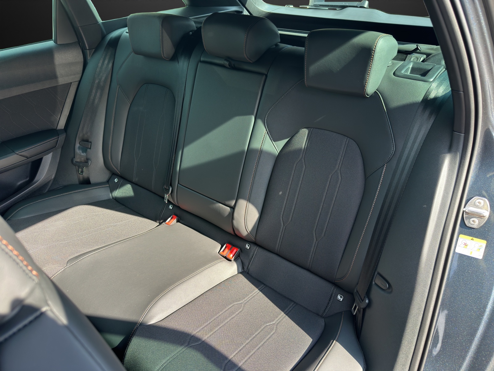 SEAT Leon ST 1.5 eTSI mHEV DSG Style-image-8