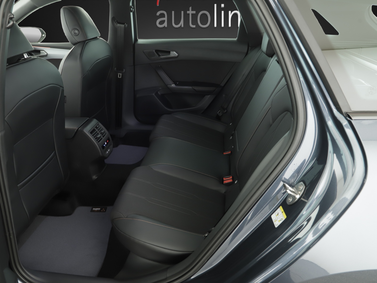 SEAT Leon ST 1.5 eTSI mHEV DSG Style-image-8