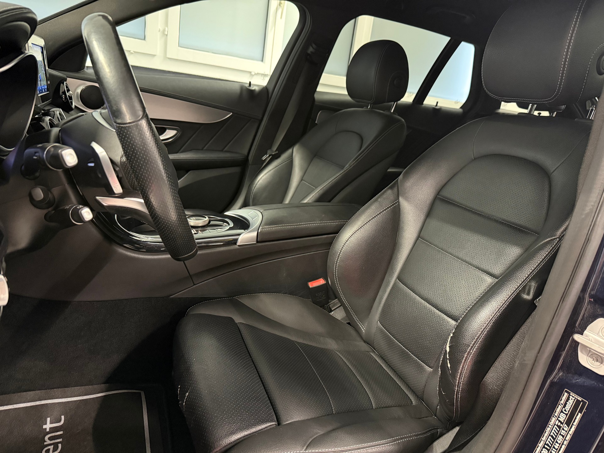 MERCEDES-BENZ C 400 AMG Line 4Matic 7G-Tronic-image-16