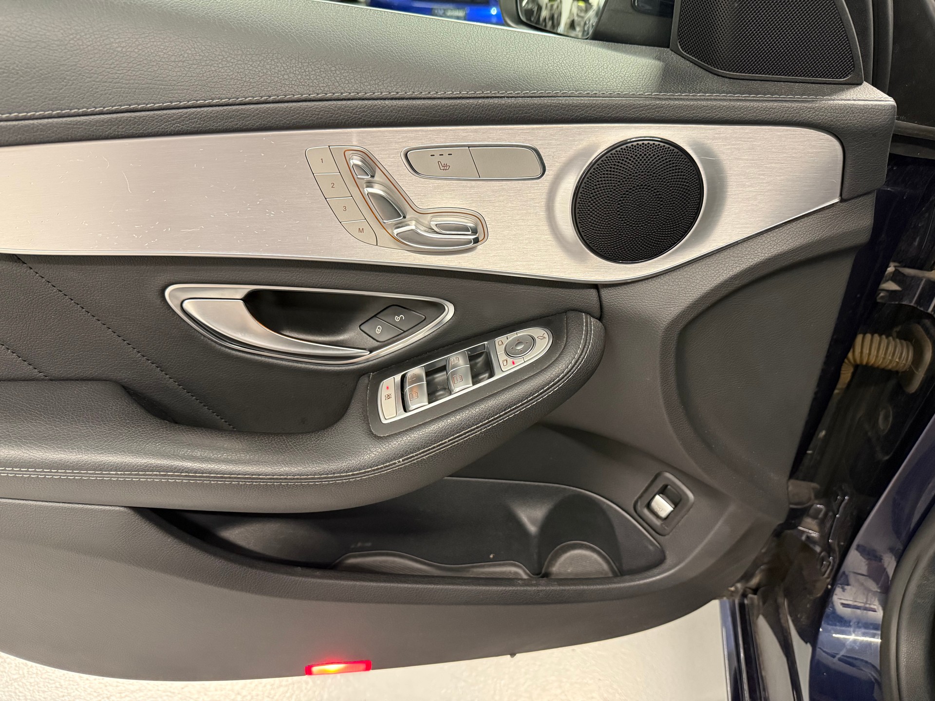 MERCEDES-BENZ C 400 AMG Line 4Matic 7G-Tronic-image-14