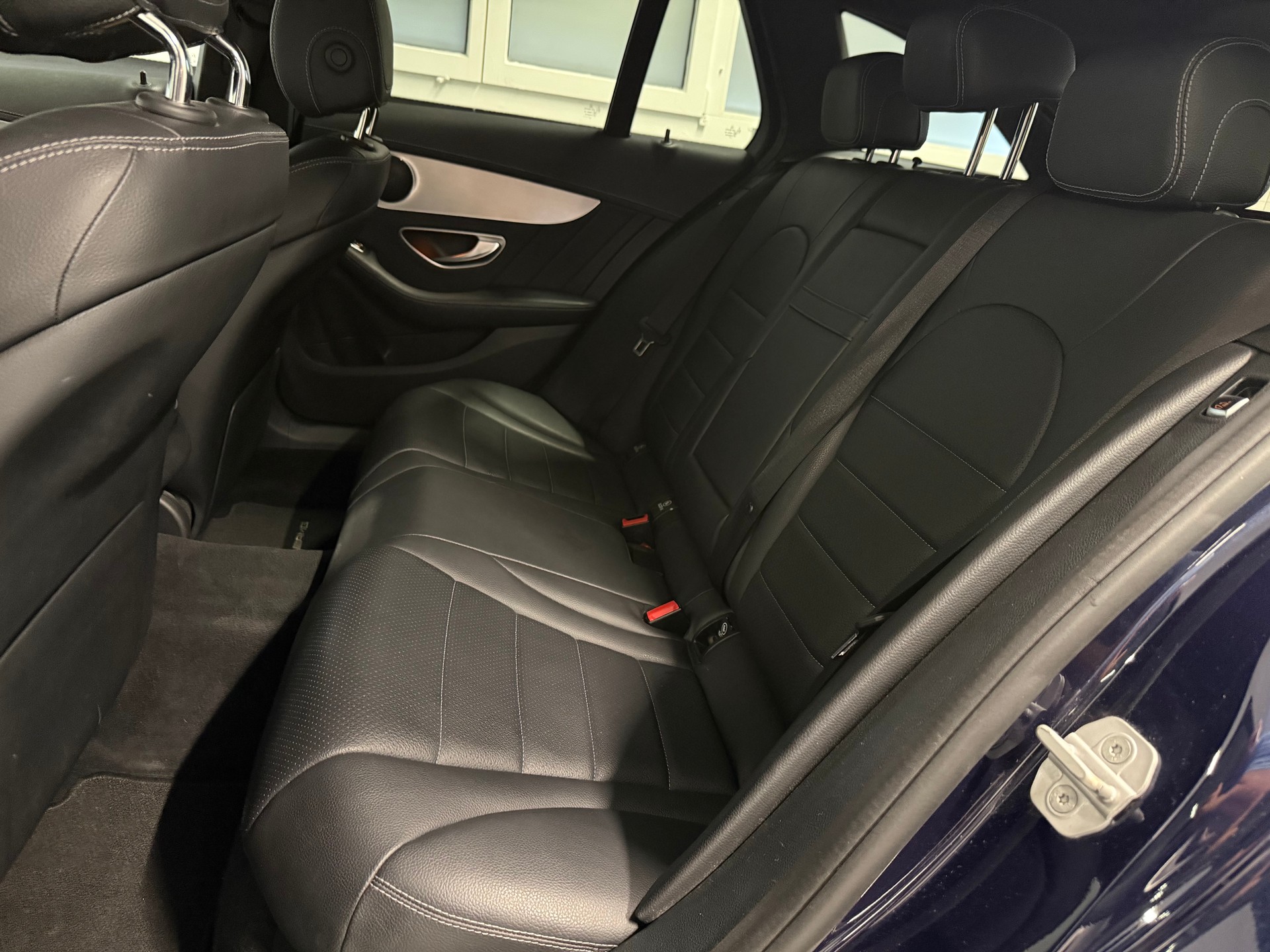 MERCEDES-BENZ C 400 AMG Line 4Matic 7G-Tronic-image-20