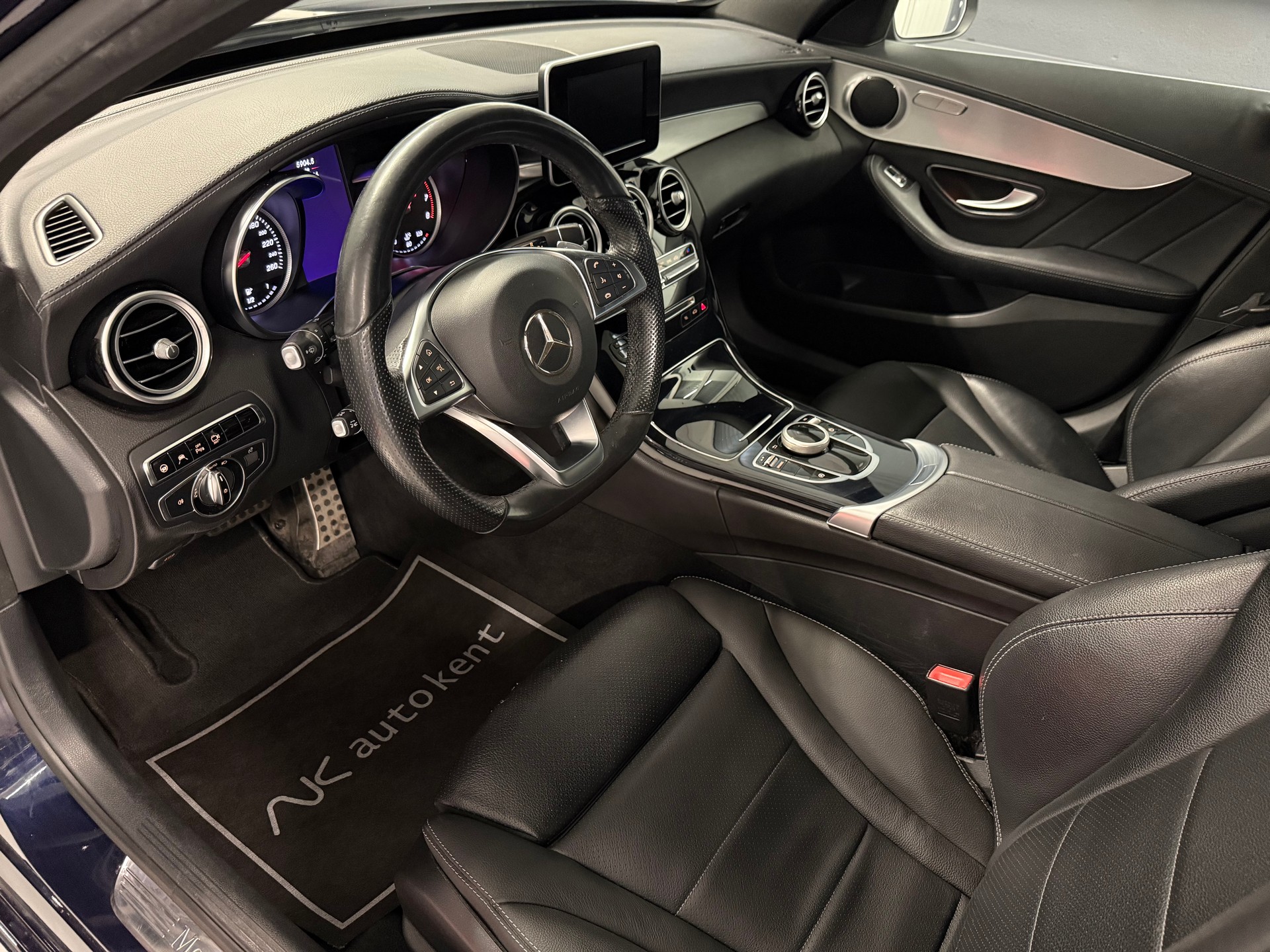 MERCEDES-BENZ C 400 AMG Line 4Matic 7G-Tronic-image-6