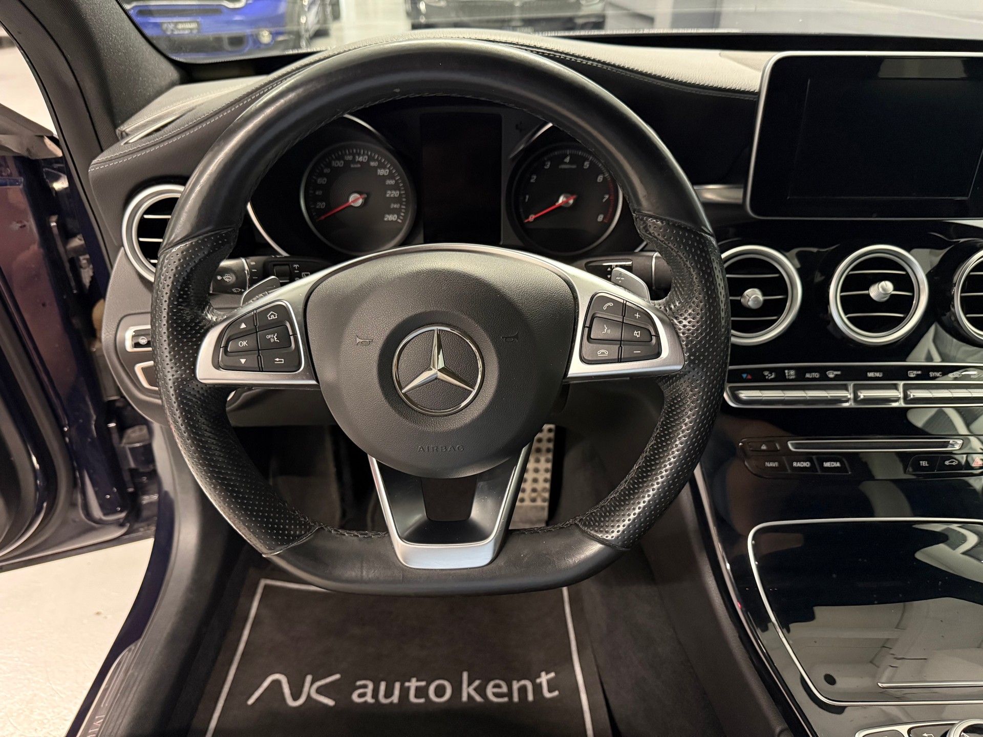 MERCEDES-BENZ C 400 AMG Line 4Matic 7G-Tronic-image-7