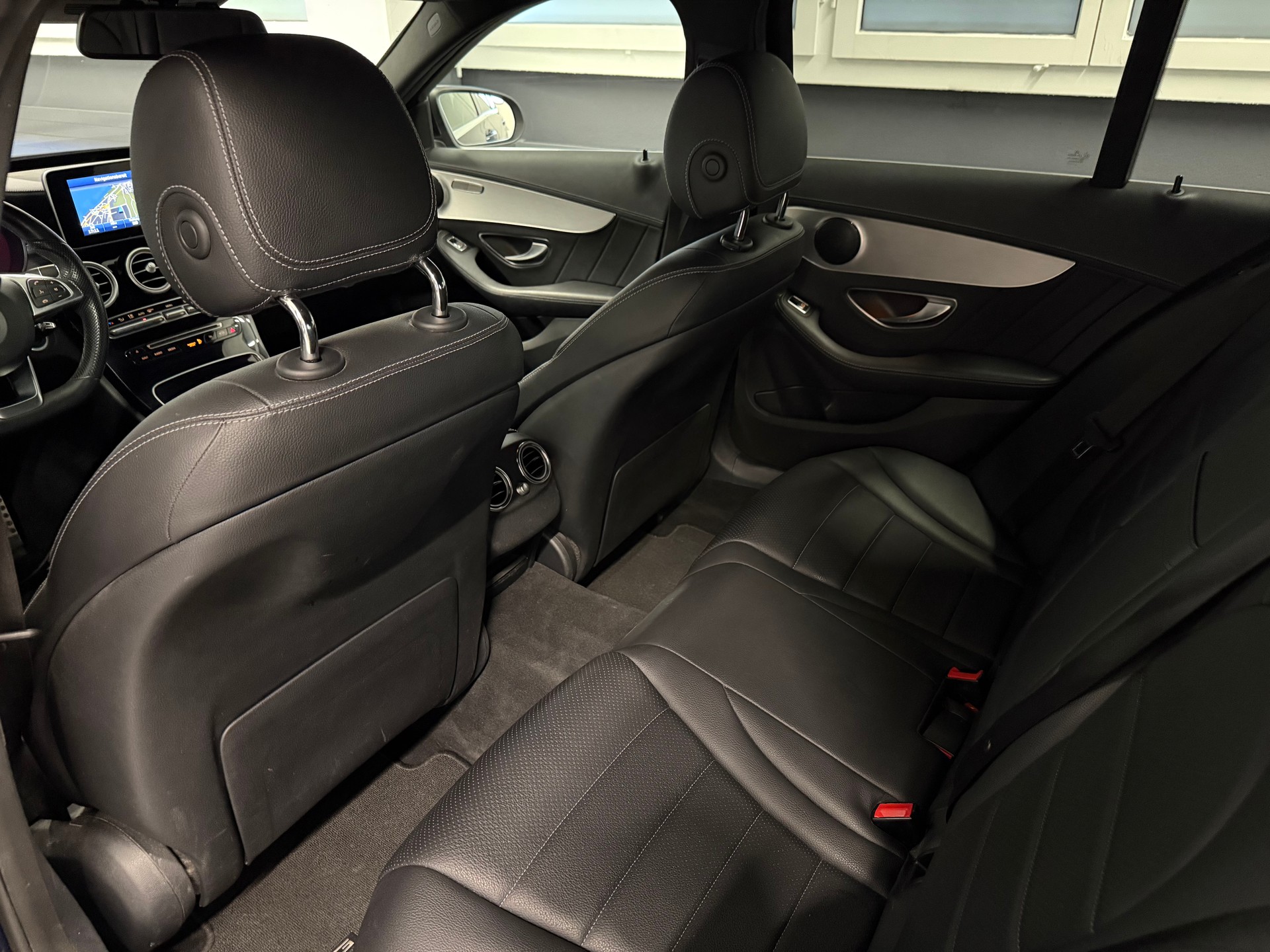 MERCEDES-BENZ C 400 AMG Line 4Matic 7G-Tronic-image-17