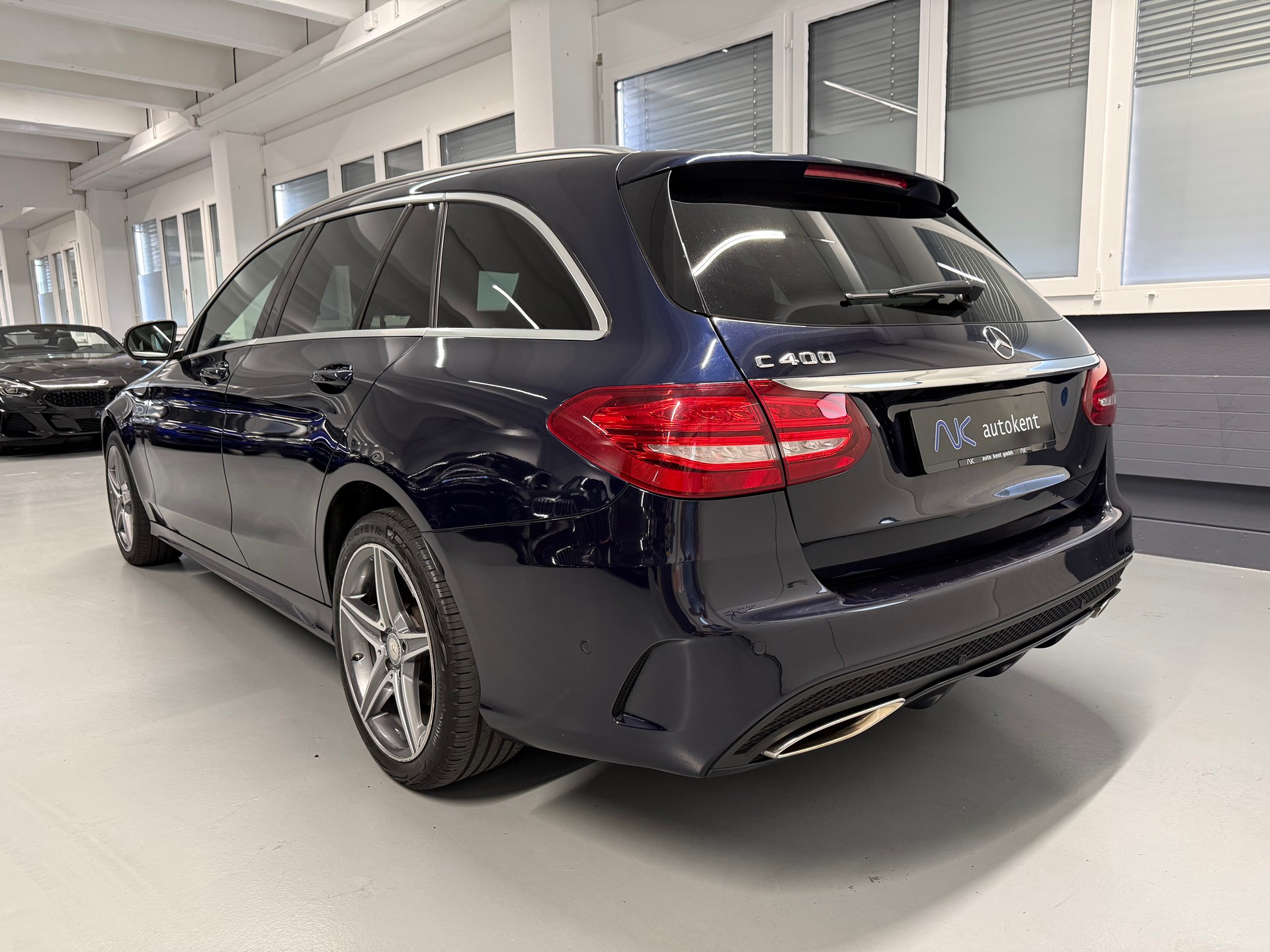 MERCEDES-BENZ C 400 AMG Line 4Matic 7G-Tronic-image-3