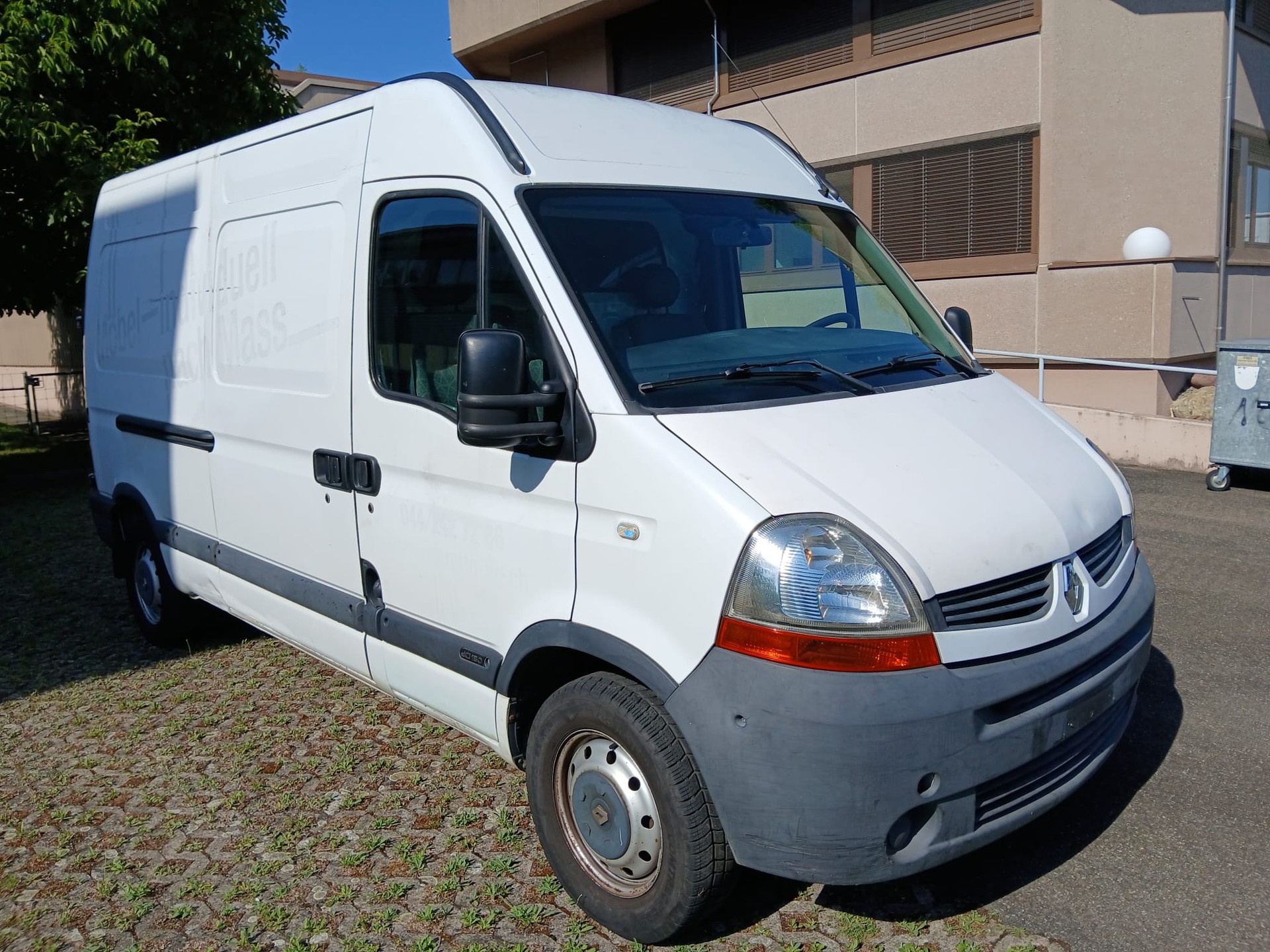 RENAULT Master T35 2.5dCi L3H2-image-3