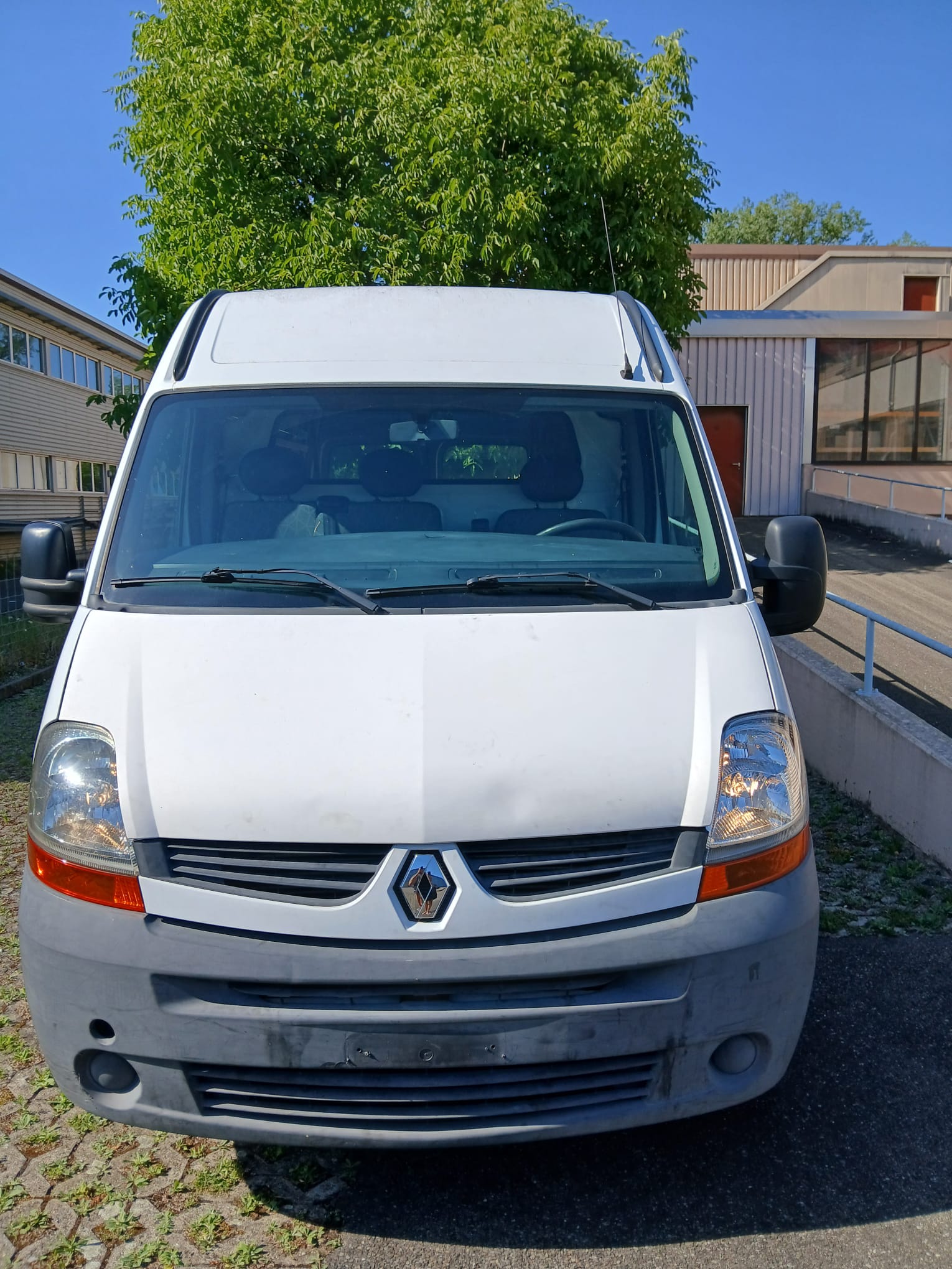 RENAULT Master T35 2.5dCi L3H2-image-0