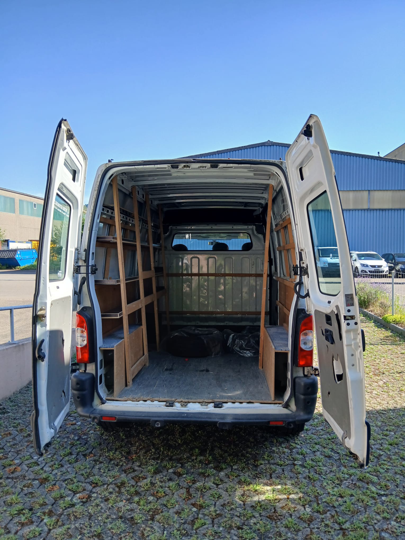 RENAULT Master T35 2.5dCi L3H2-image-4
