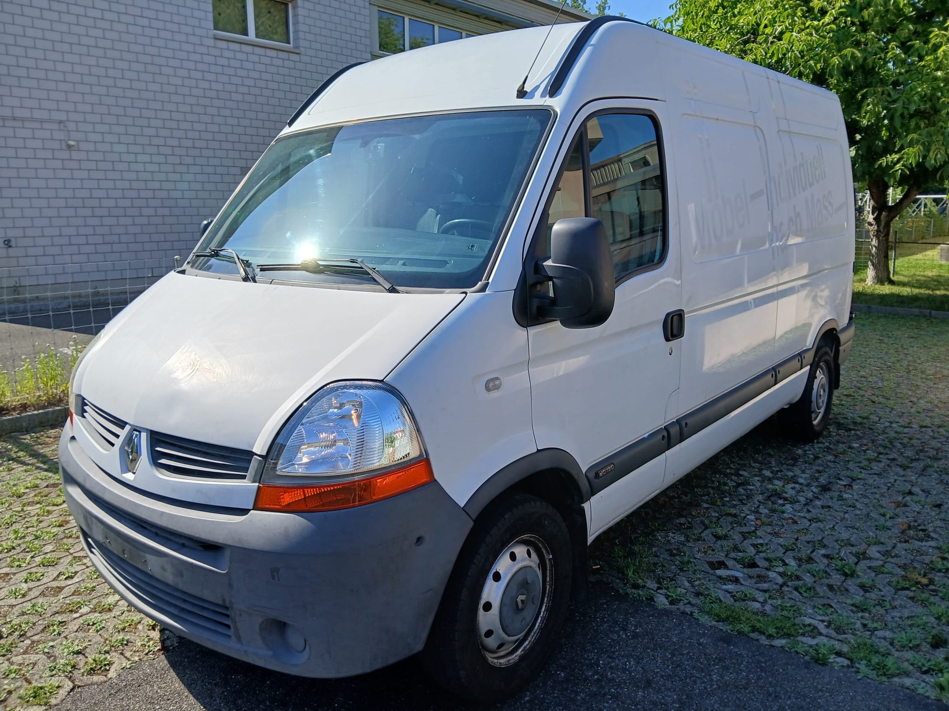 RENAULT Master T35 2.5dCi L3H2-image-2