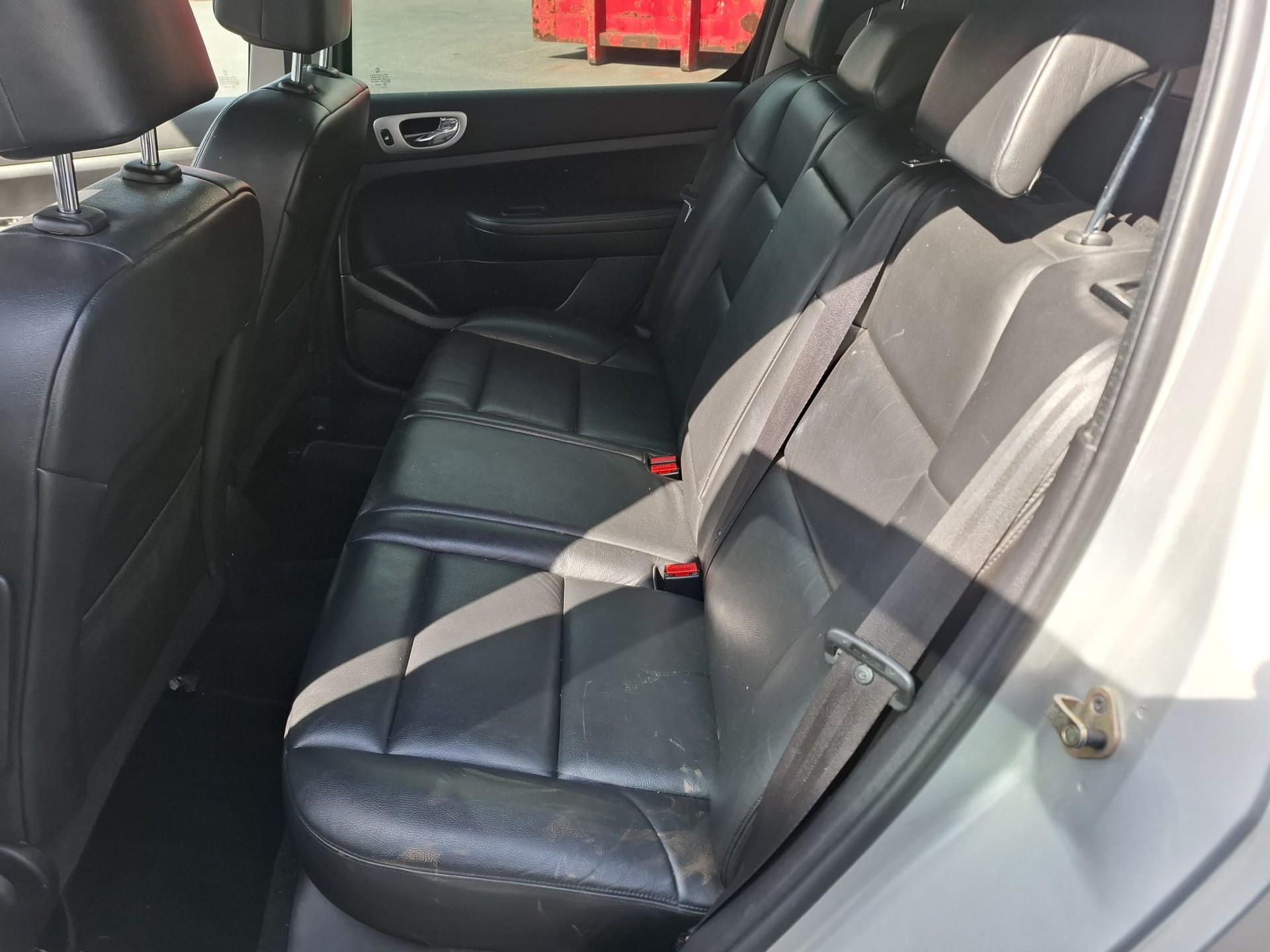 PEUGEOT 307 2.0 HDI XS-image-6