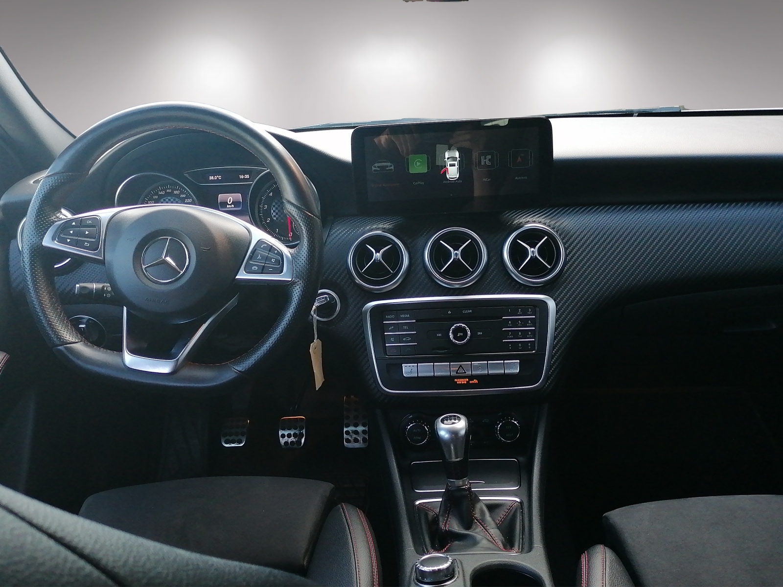 MERCEDES-BENZ A 180 AMG Line-image-3