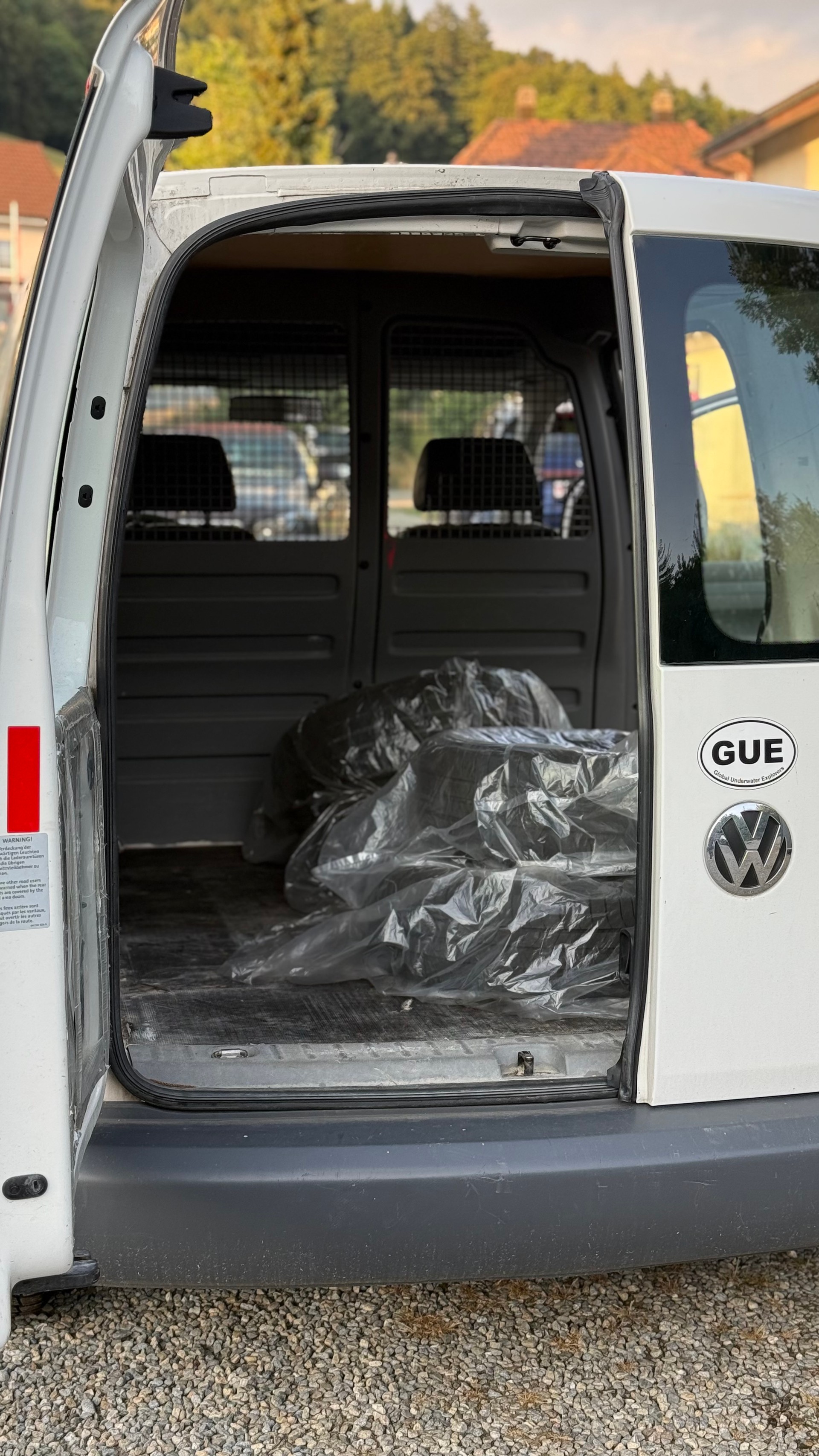 VW Caddy 1.4-image-8