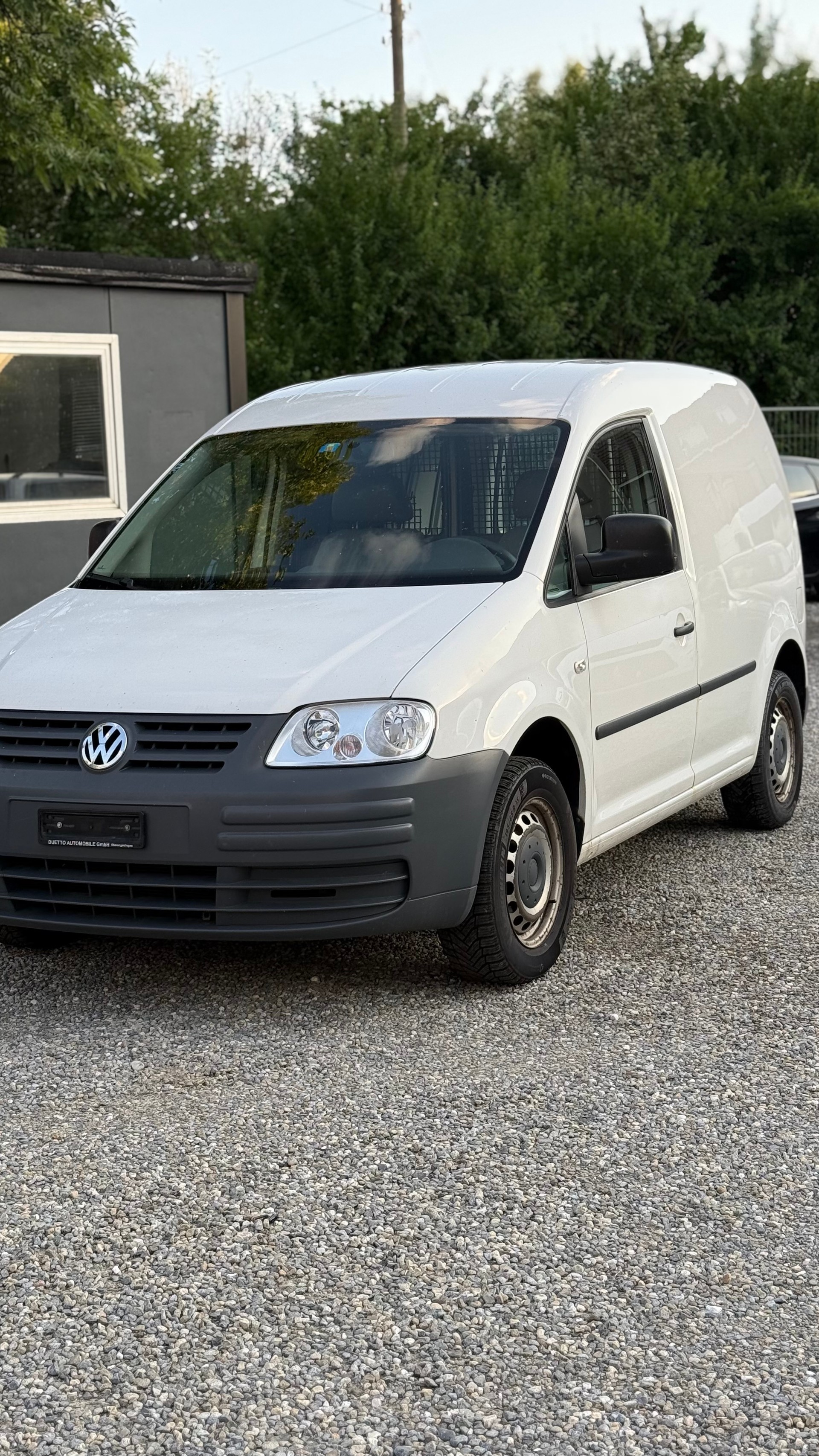 VW Caddy 1.4-image-2