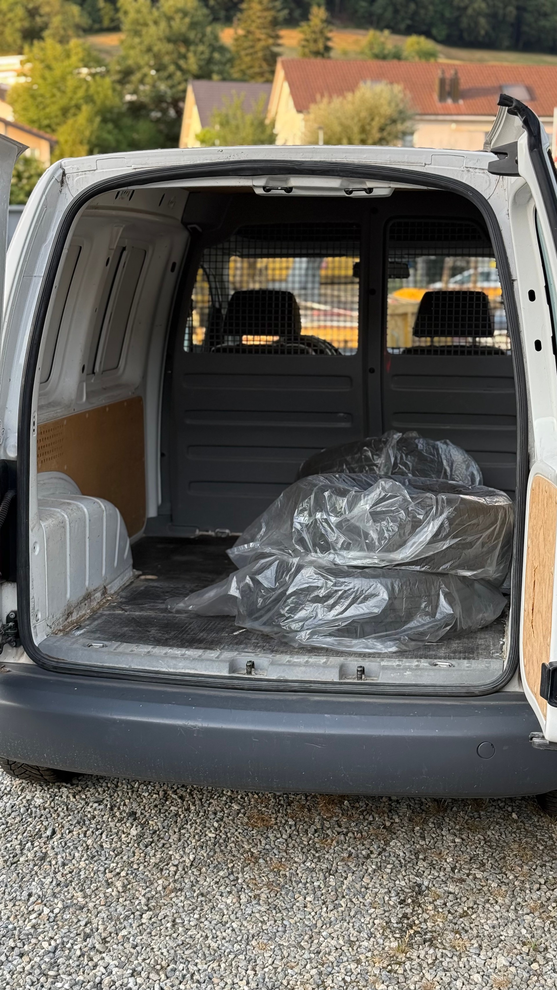 VW Caddy 1.4-image-10