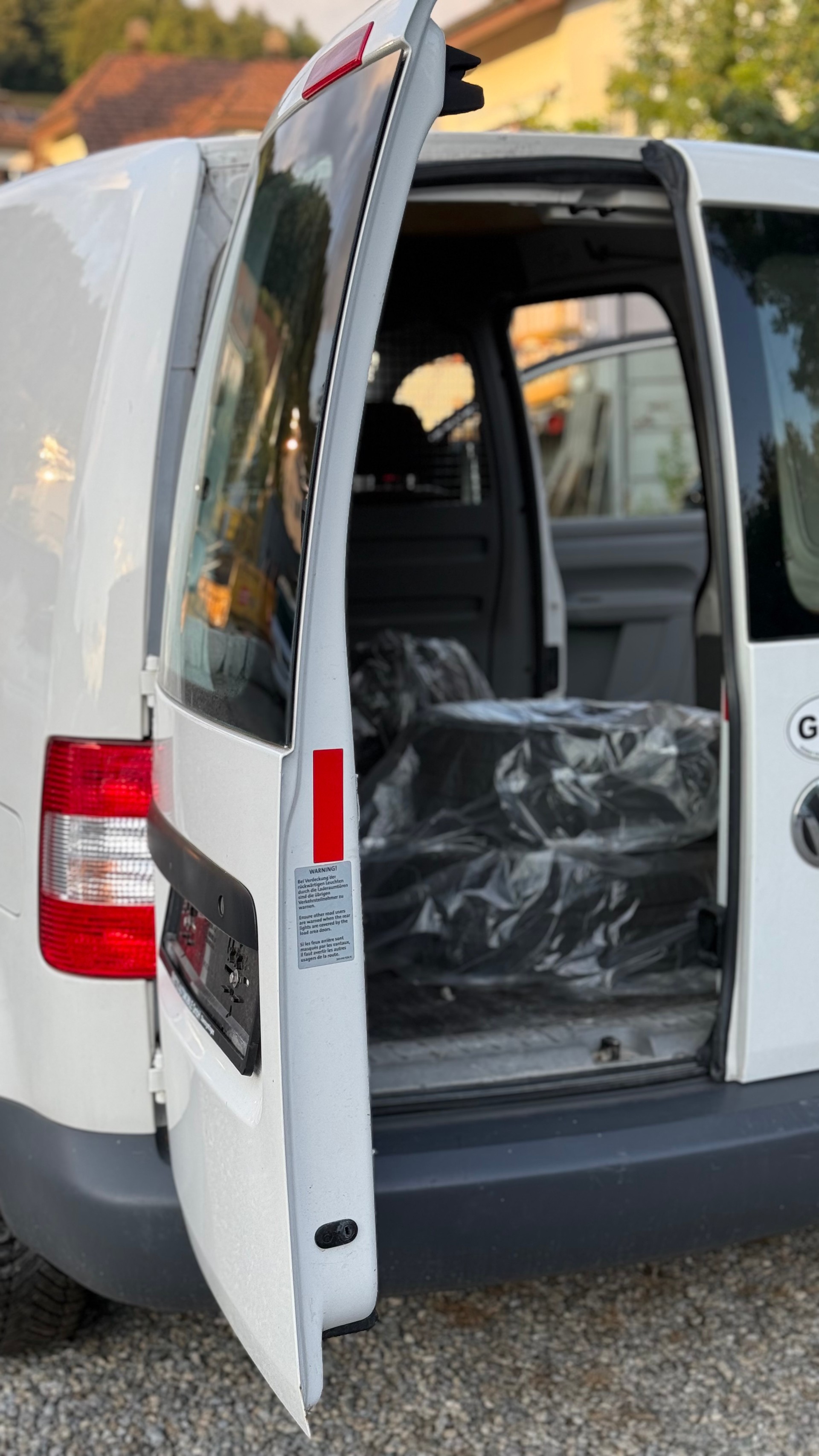 VW Caddy 1.4-image-9