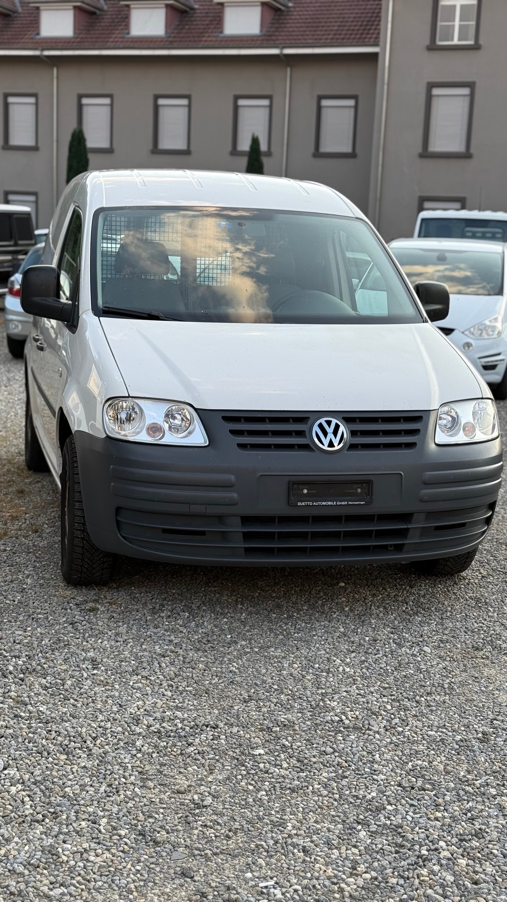 VW Caddy 1.4-image-1