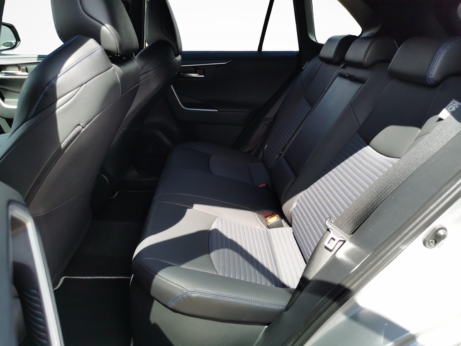 TOYOTA RAV4 2.5 HEV Style-image-6