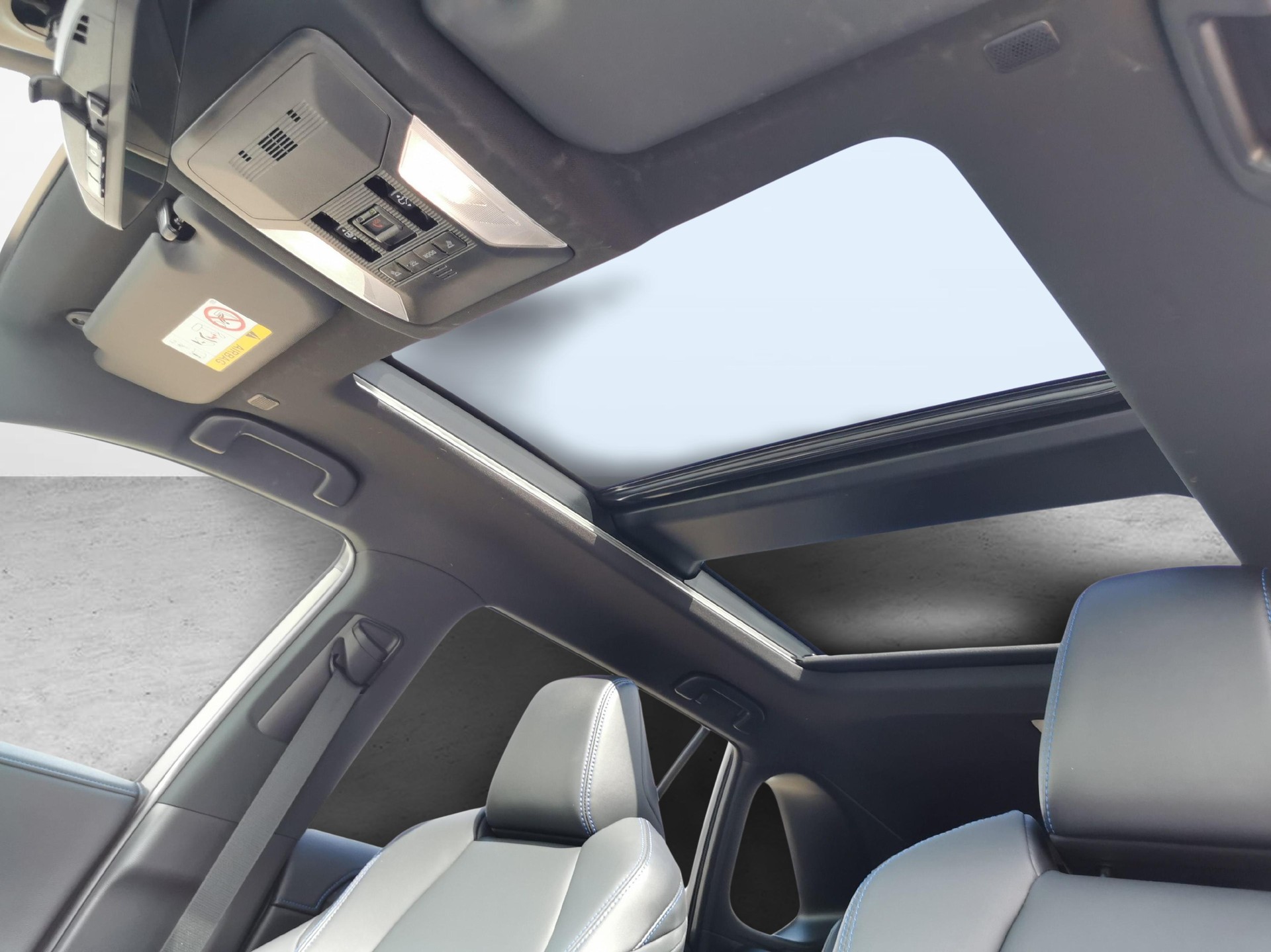 TOYOTA RAV4 2.5 HEV Style-image-10