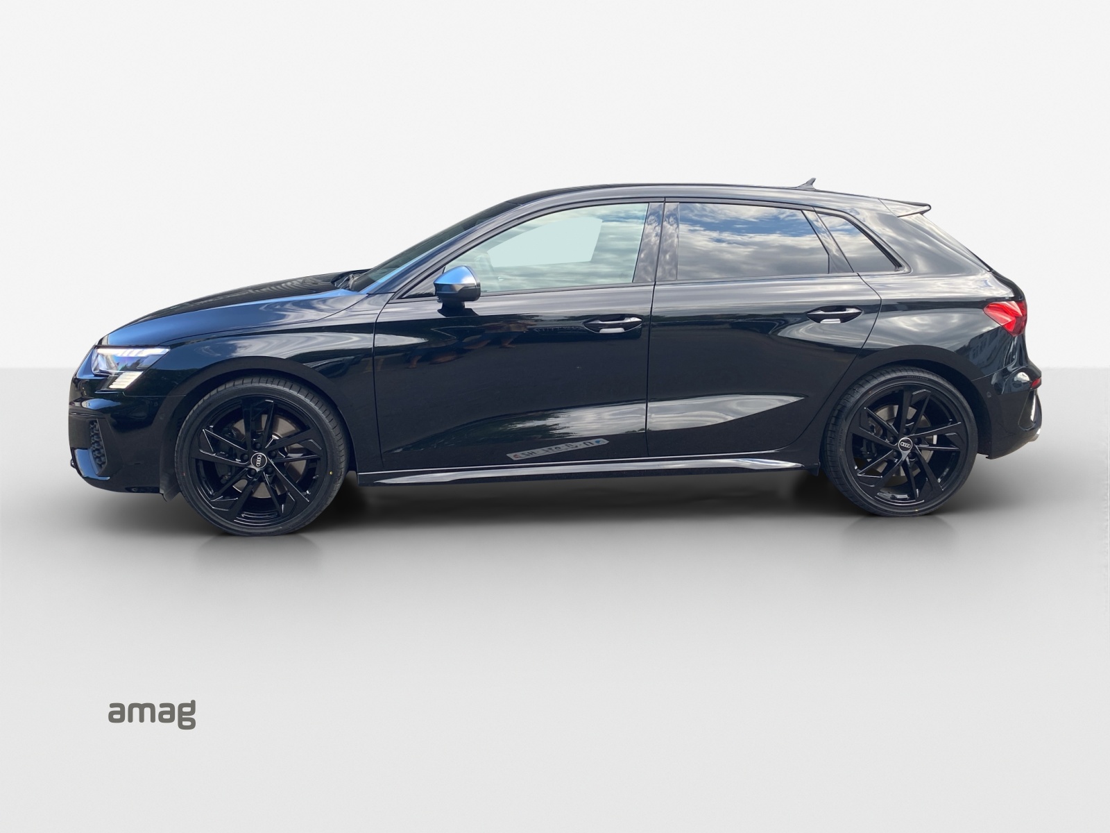 AUDI S3 Sportback 2.0 TFSI quattro S-tronic-showroom-element-1