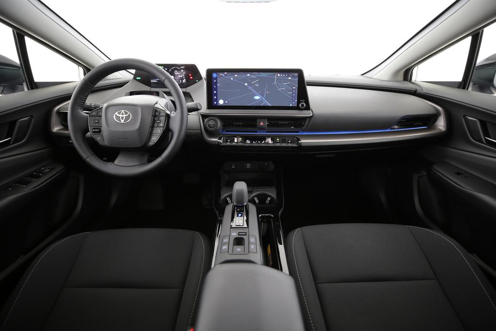 TOYOTA Prius 2.0 Plug-In-Hybrid Style-image-4