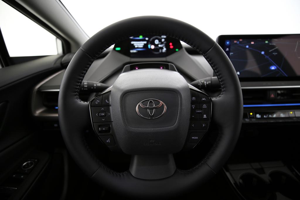 TOYOTA Prius 2.0 Plug-In-Hybrid Style-image-5