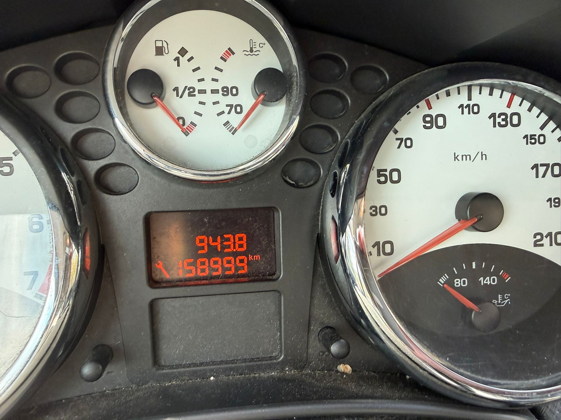 PEUGEOT 207 1.6 16V Turbo XSI-image-5