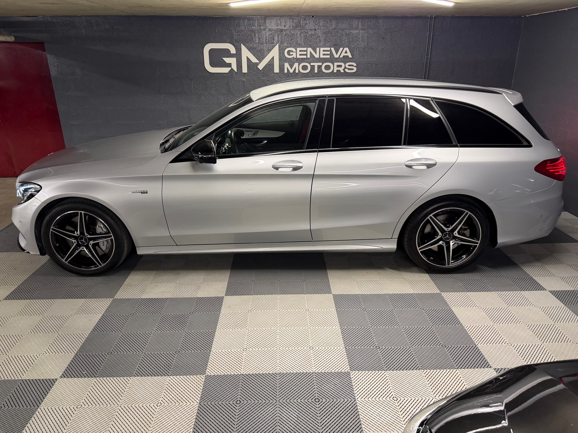 MERCEDES-BENZ C 43 AMG 4Matic 9G-Tronic-image-6