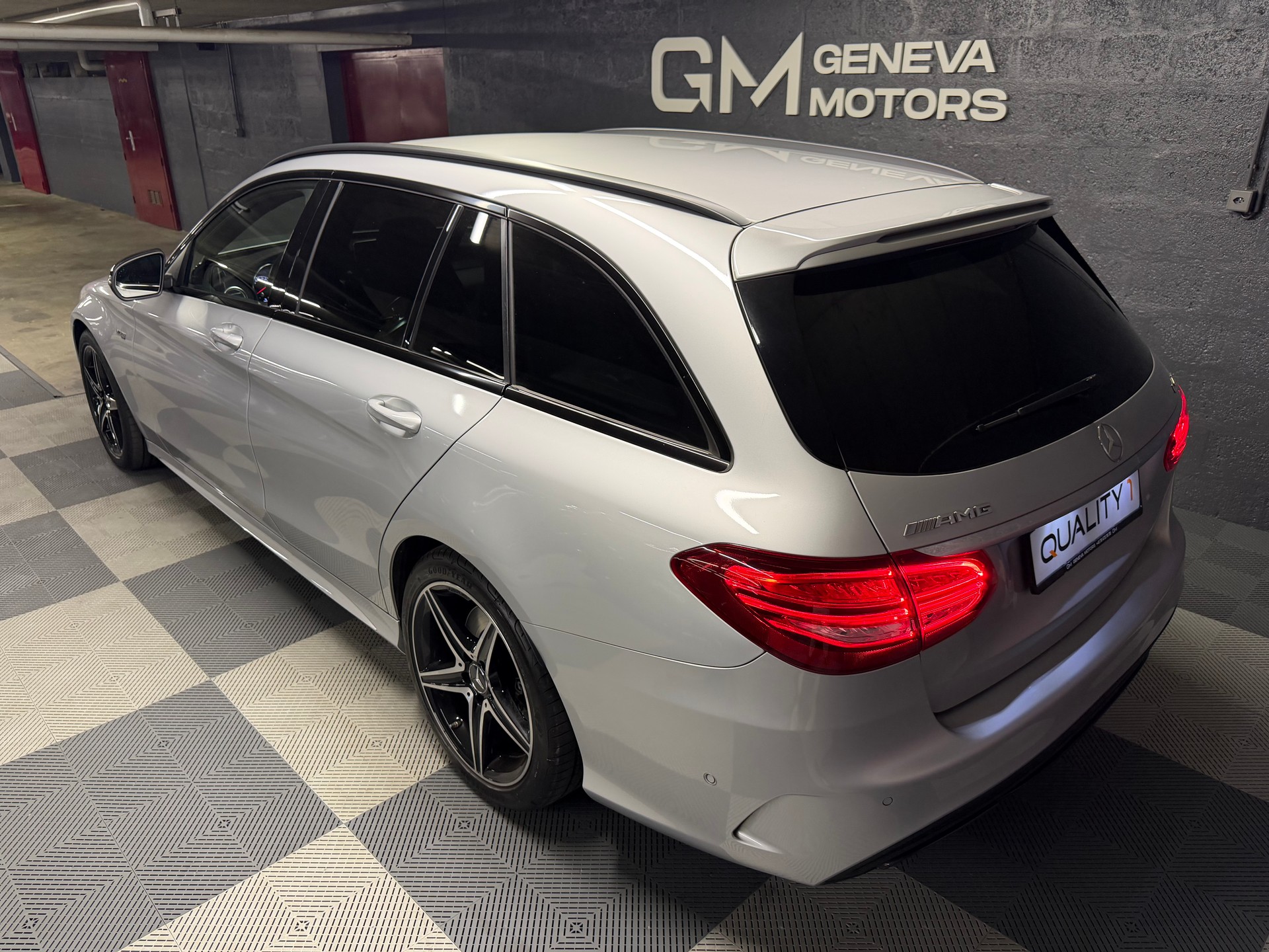 MERCEDES-BENZ C 43 AMG 4Matic 9G-Tronic-image-5
