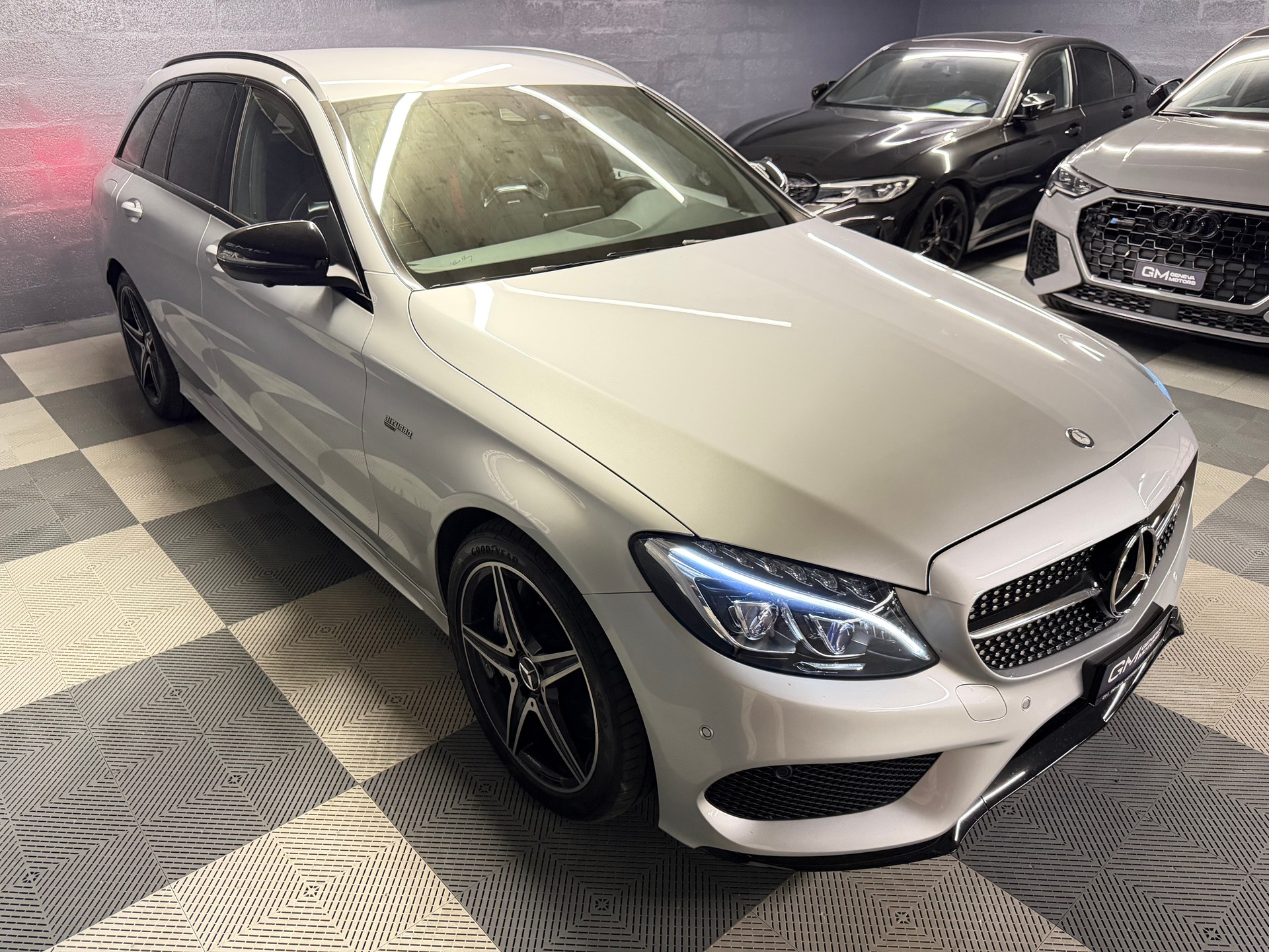 MERCEDES-BENZ C 43 AMG 4Matic 9G-Tronic-image-2
